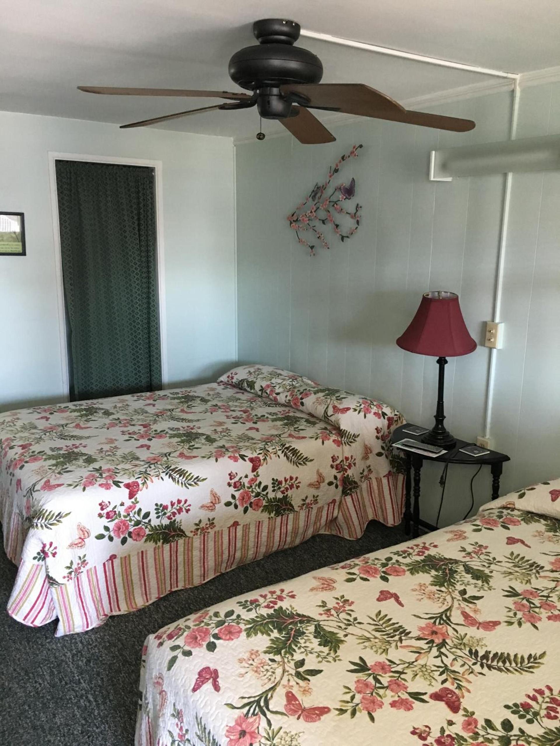 Crosswinds Motel photo 5