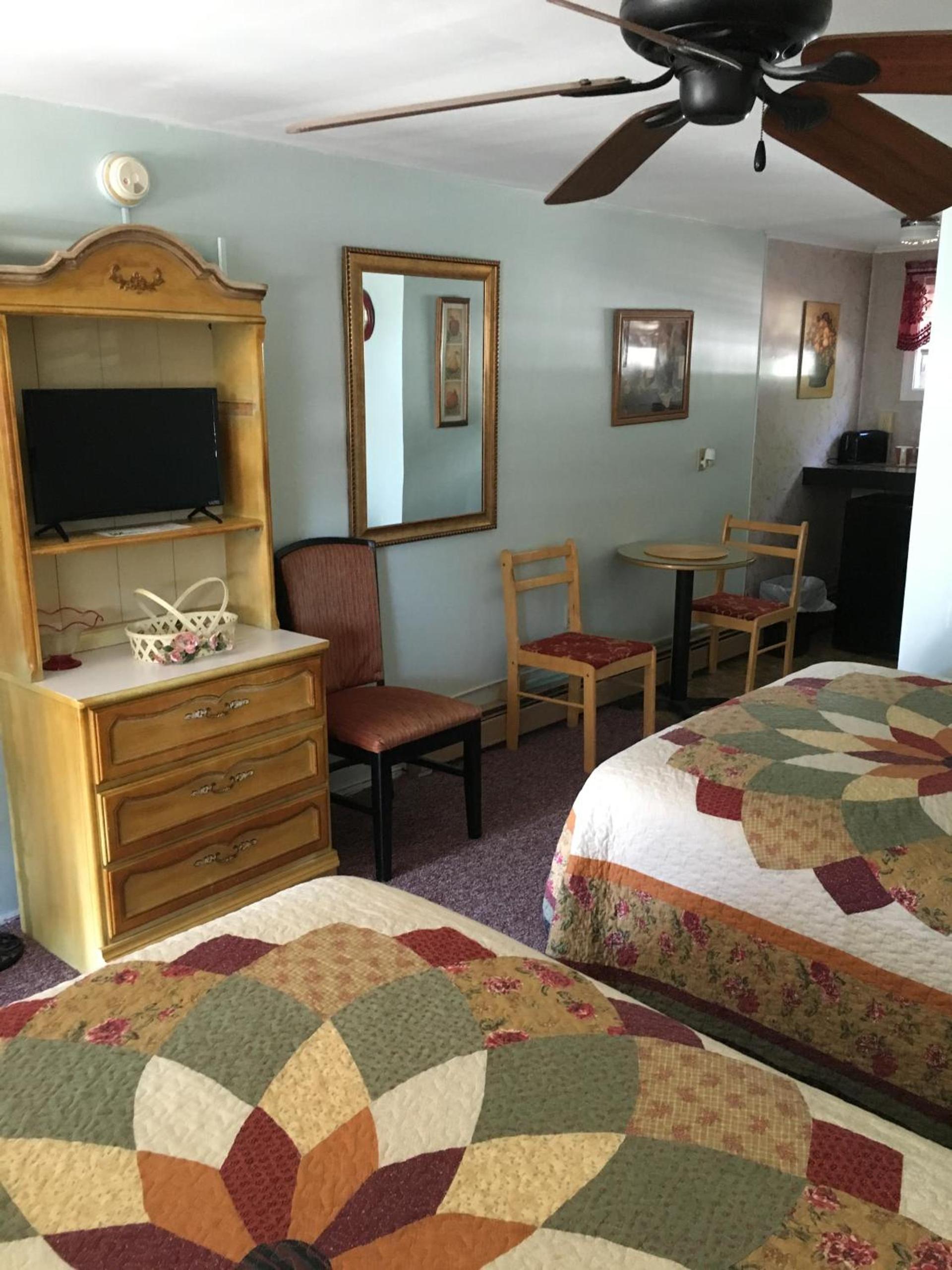 Crosswinds Motel photo 18