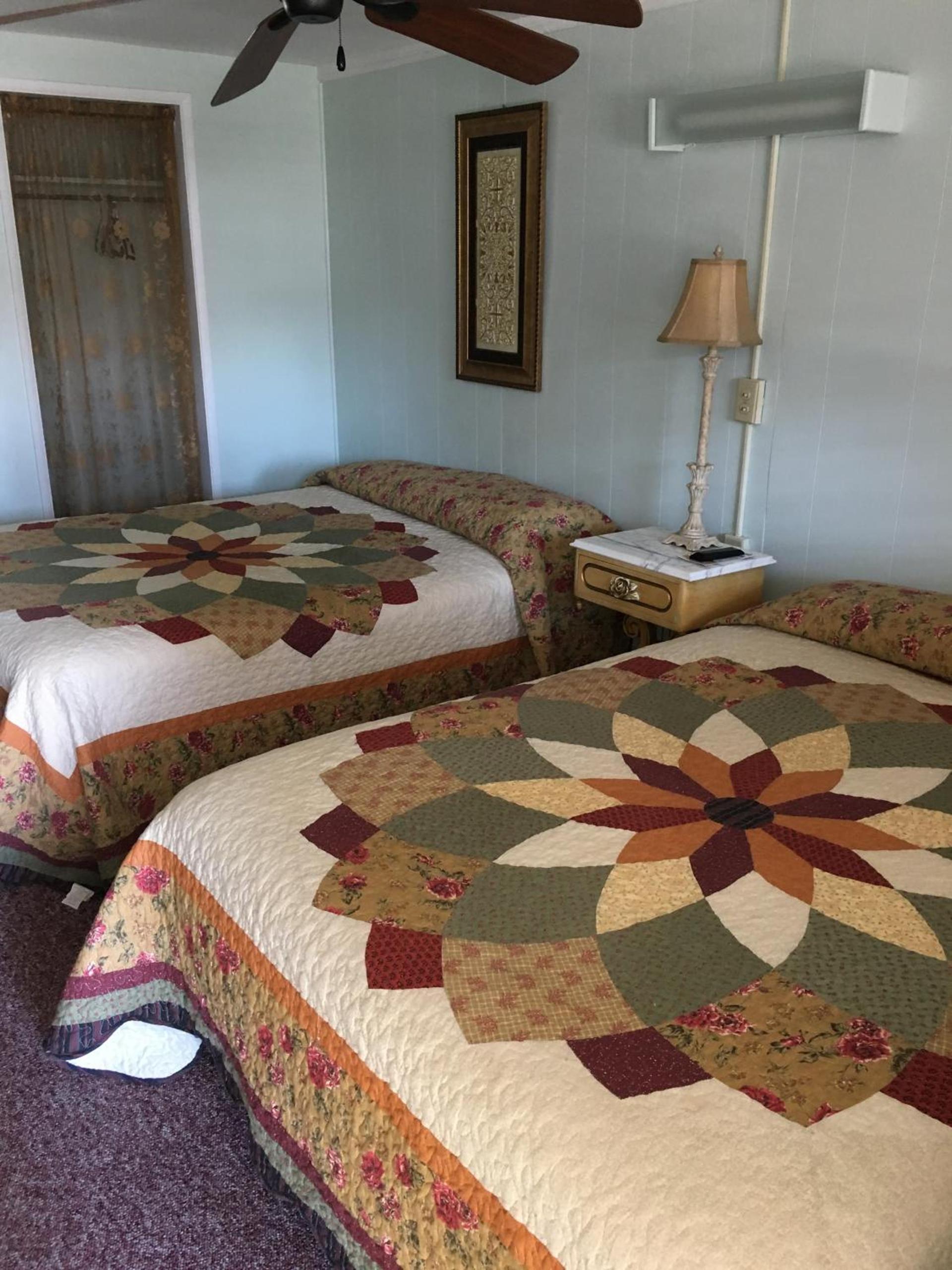 Crosswinds Motel photo 3