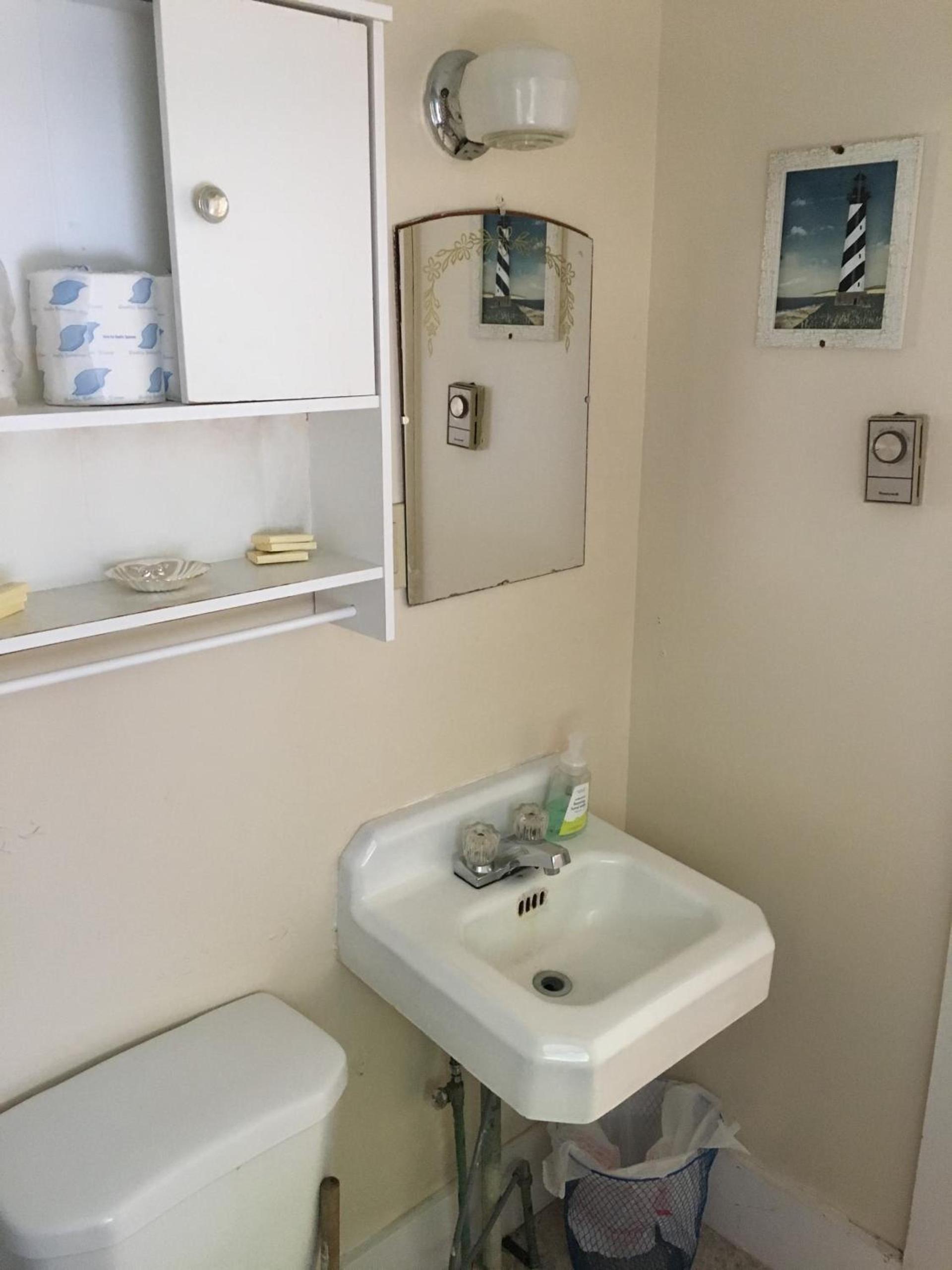 Crosswinds Motel photo 53