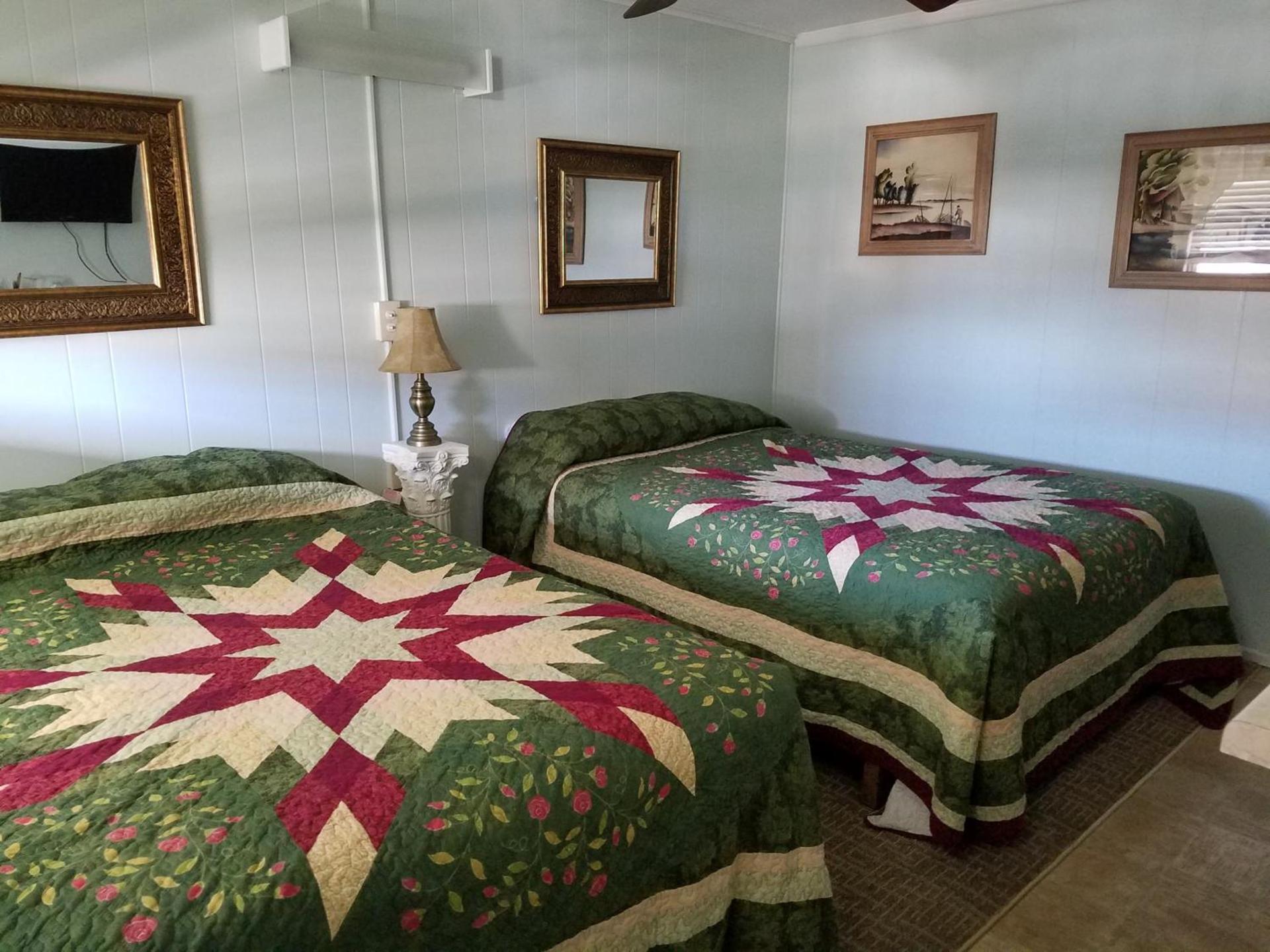Crosswinds Motel photo 11
