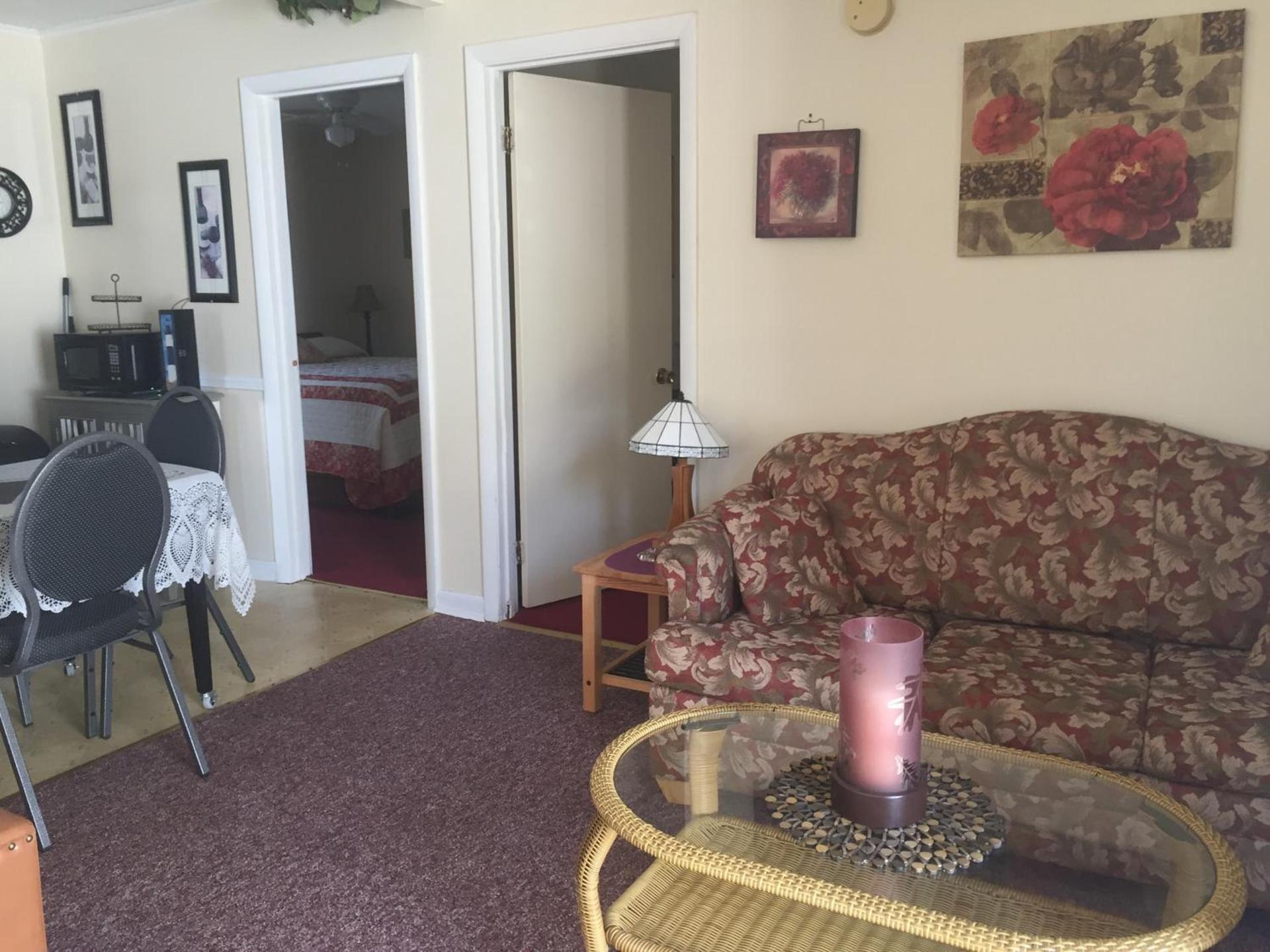 Crosswinds Motel photo 35
