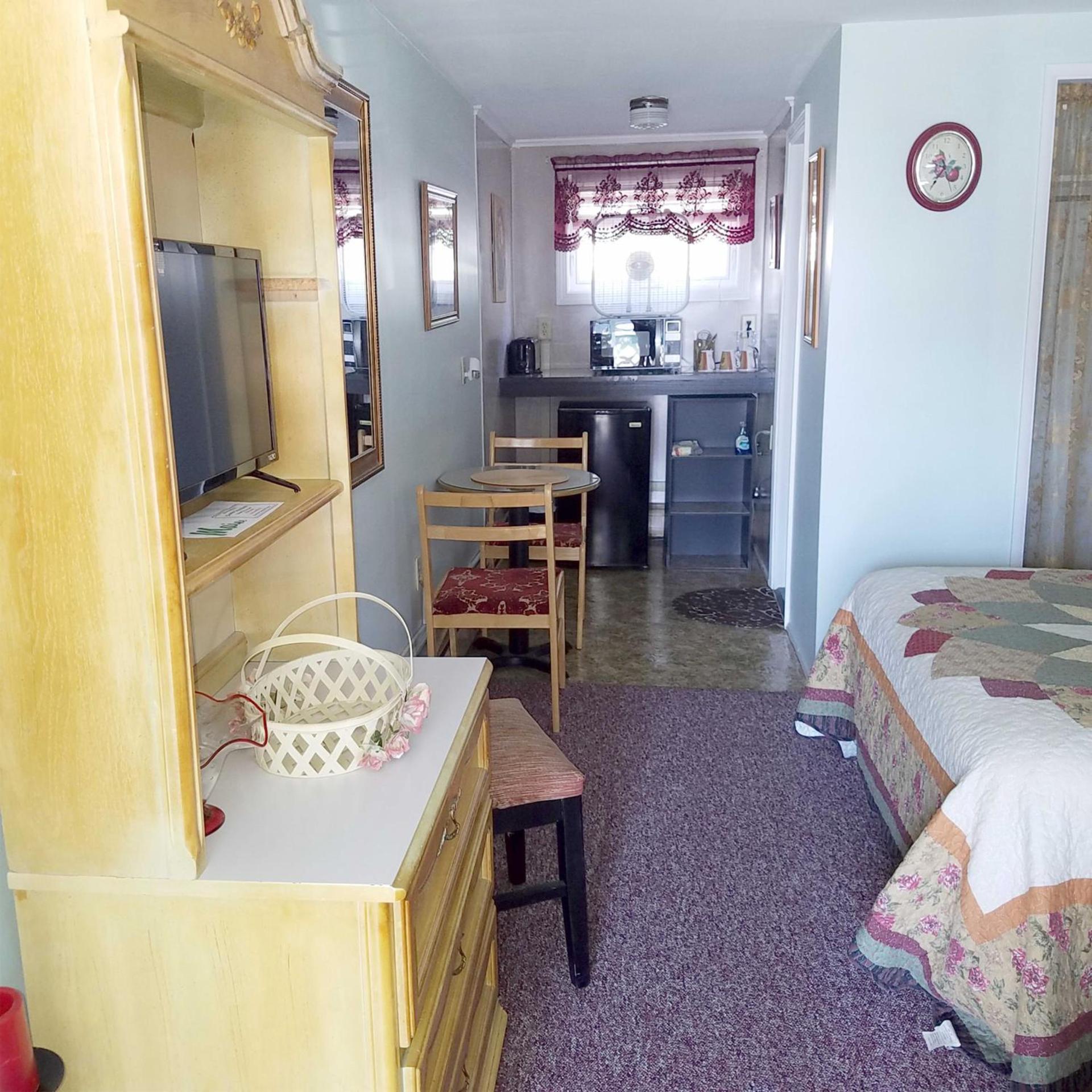 Crosswinds Motel photo 9