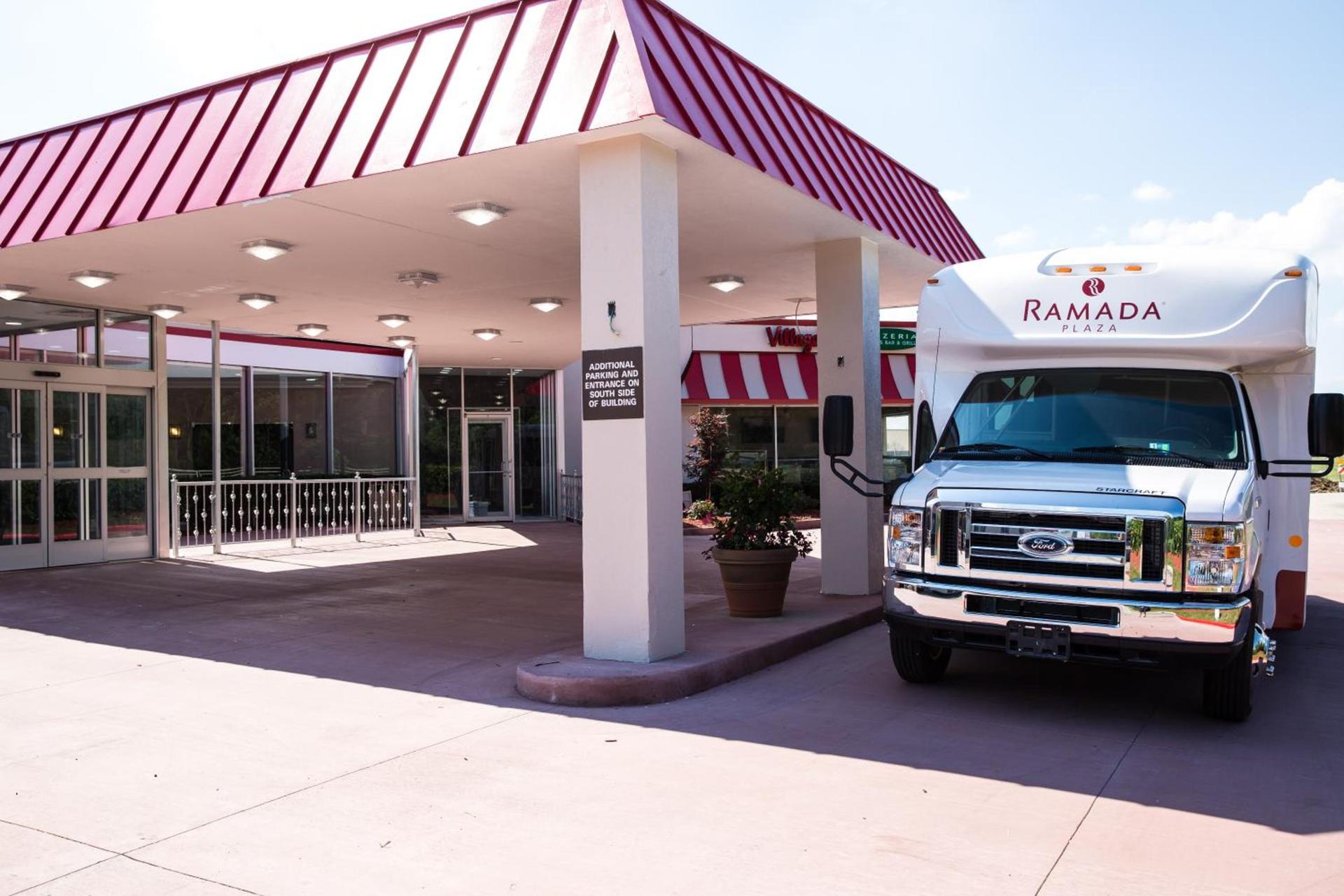 Ramada Plaza by Wyndham Chicago North Shore photo 29