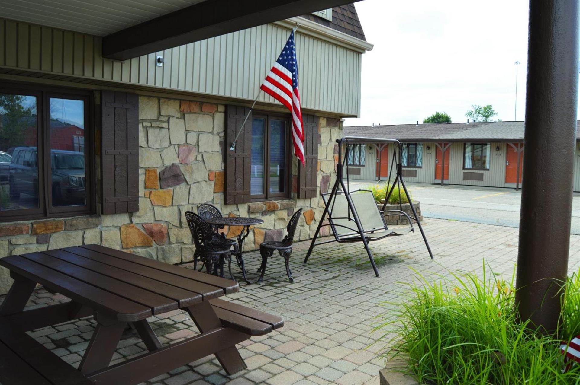 Deer Creek Motel photo 24
