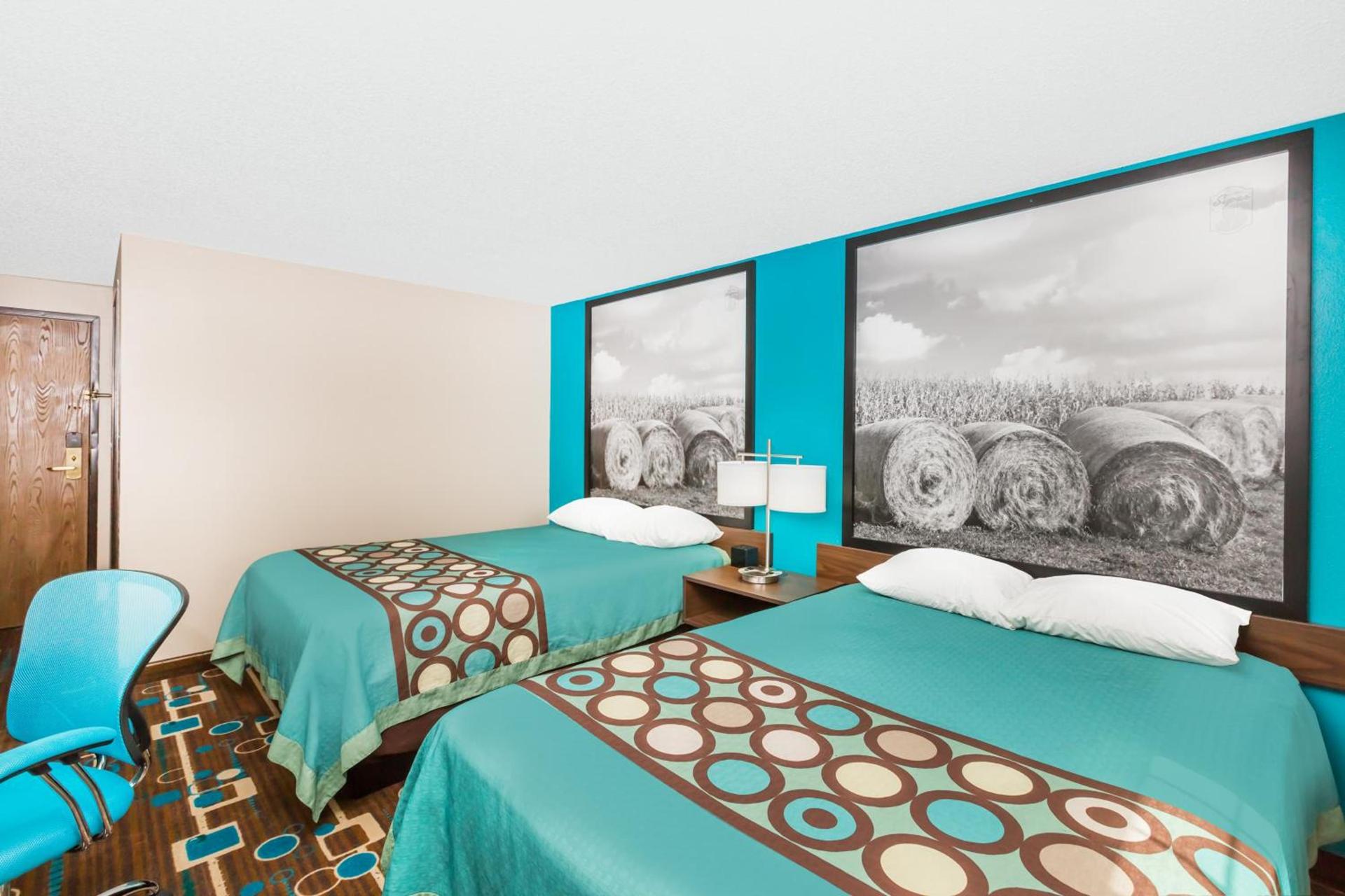 Super 8 by Wyndham Spencer photo 12