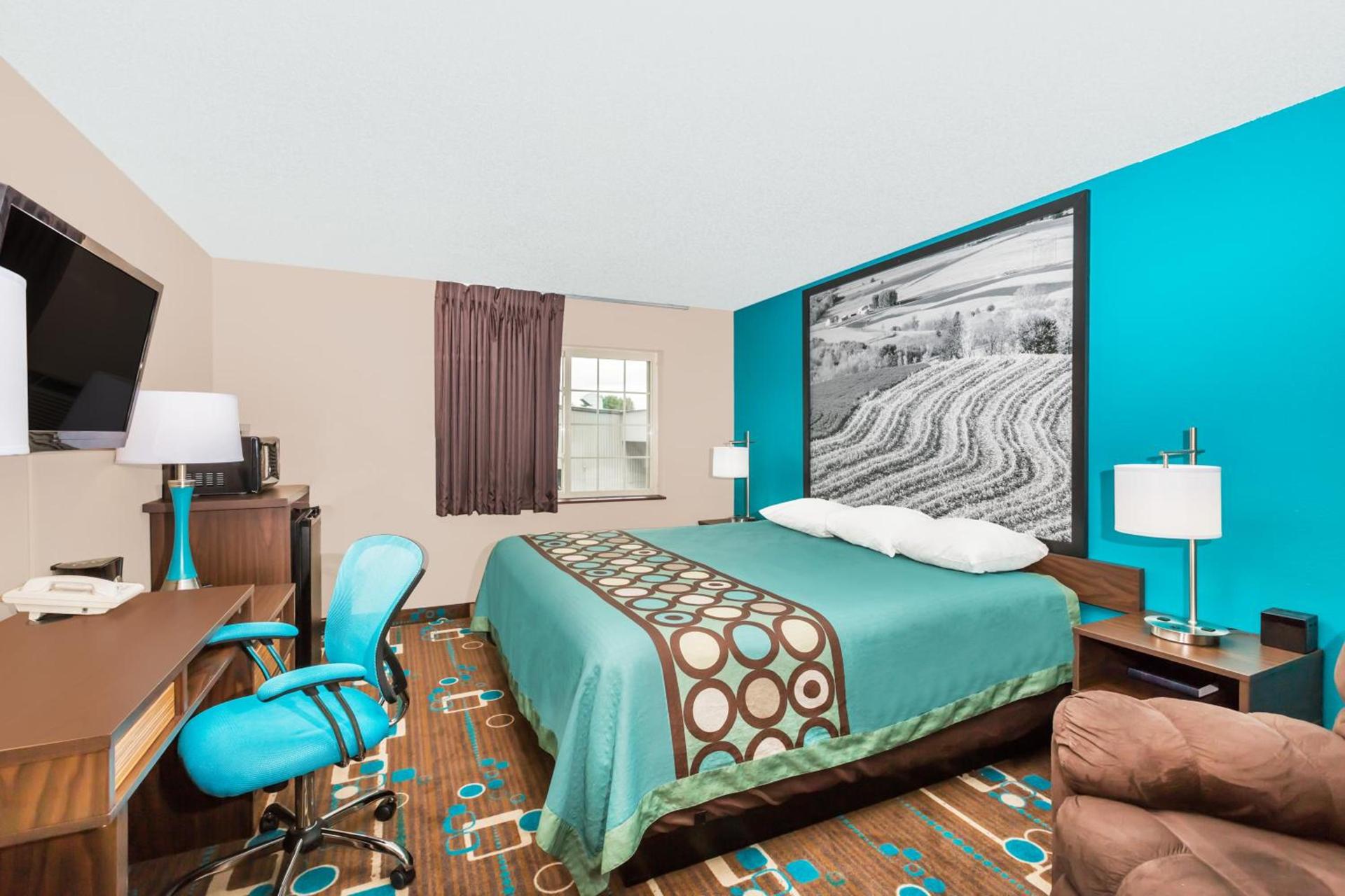 Super 8 by Wyndham Spencer photo 7