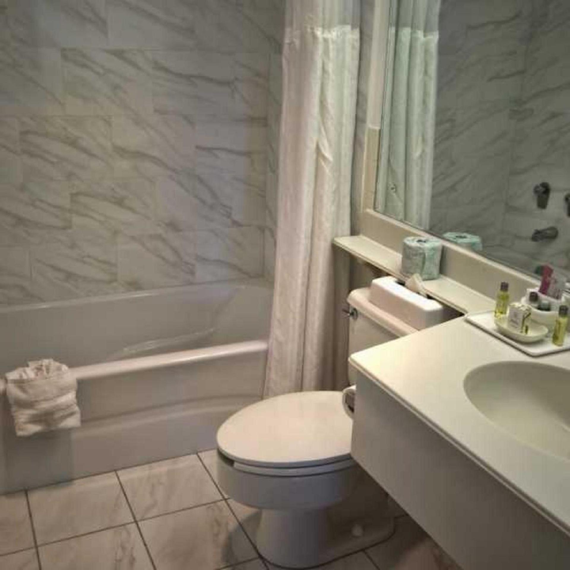 The Inn at Reading Hotel & Conference Center photo 13