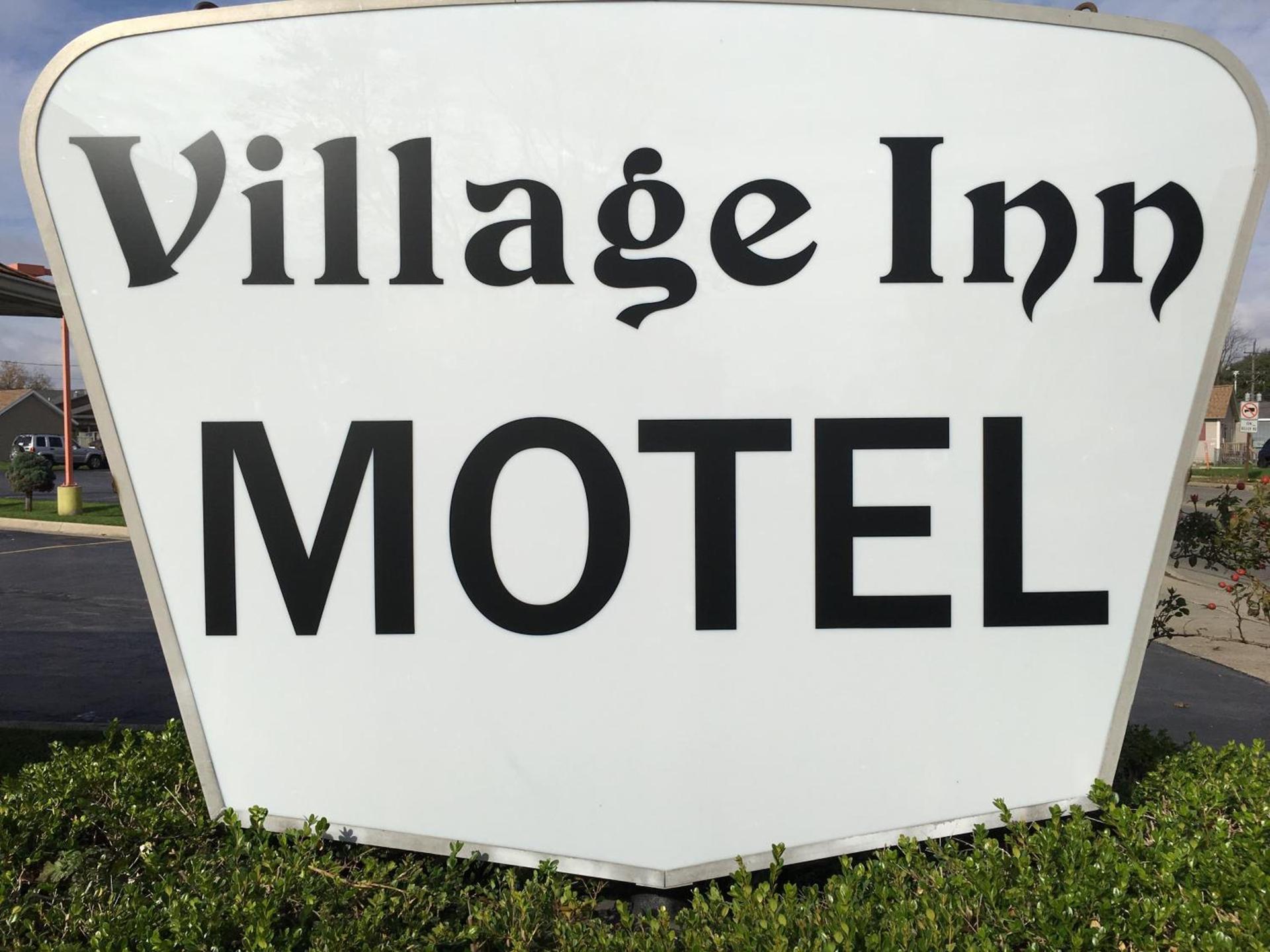 Village Inn Motel Holt photo 1