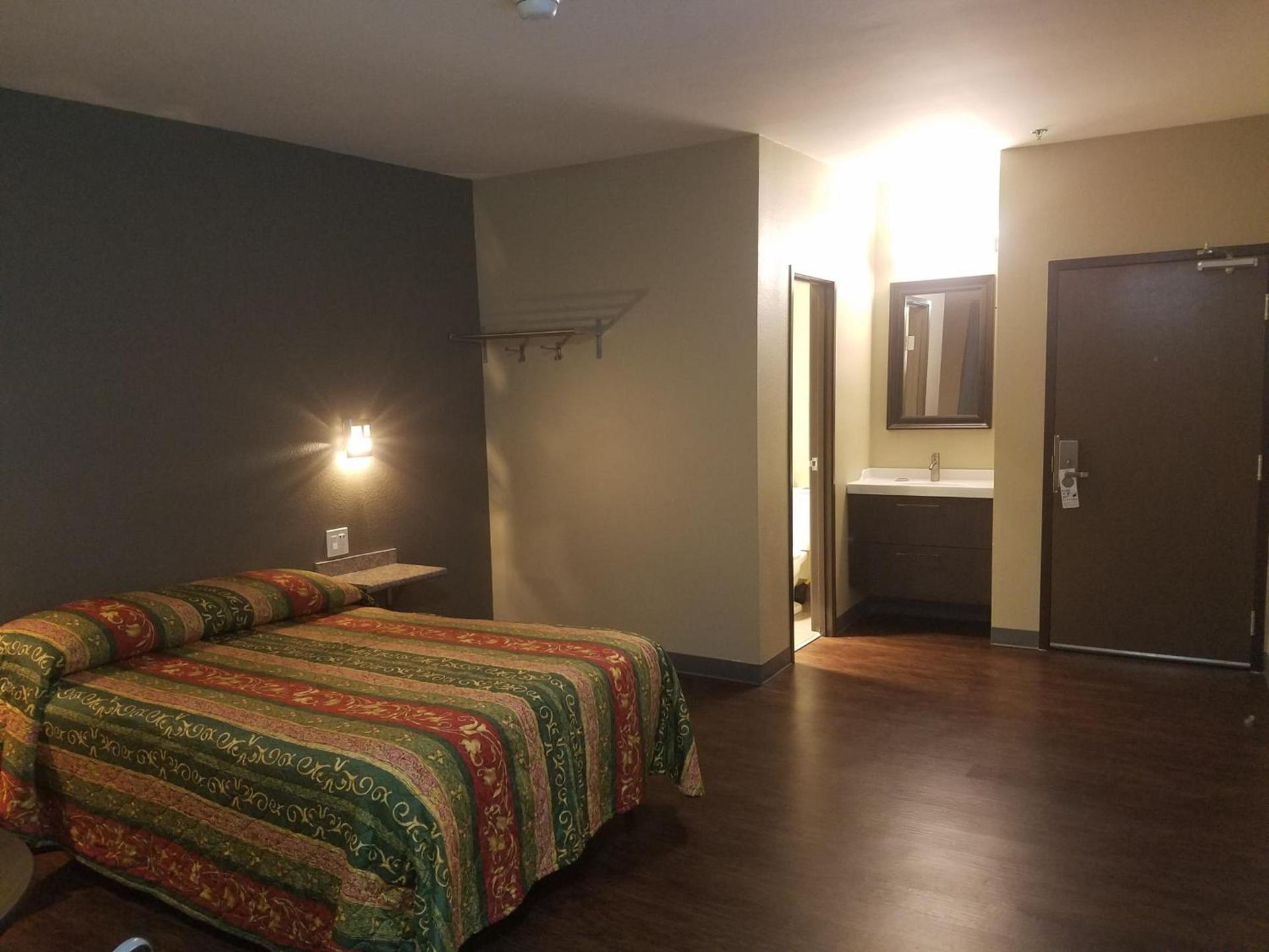 Travel Time Motel photo 3