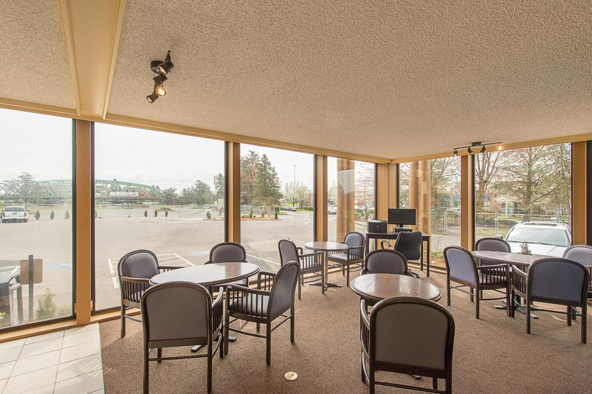 Rodeway Inn & Suites Portland - Jantzen Beach photo 46