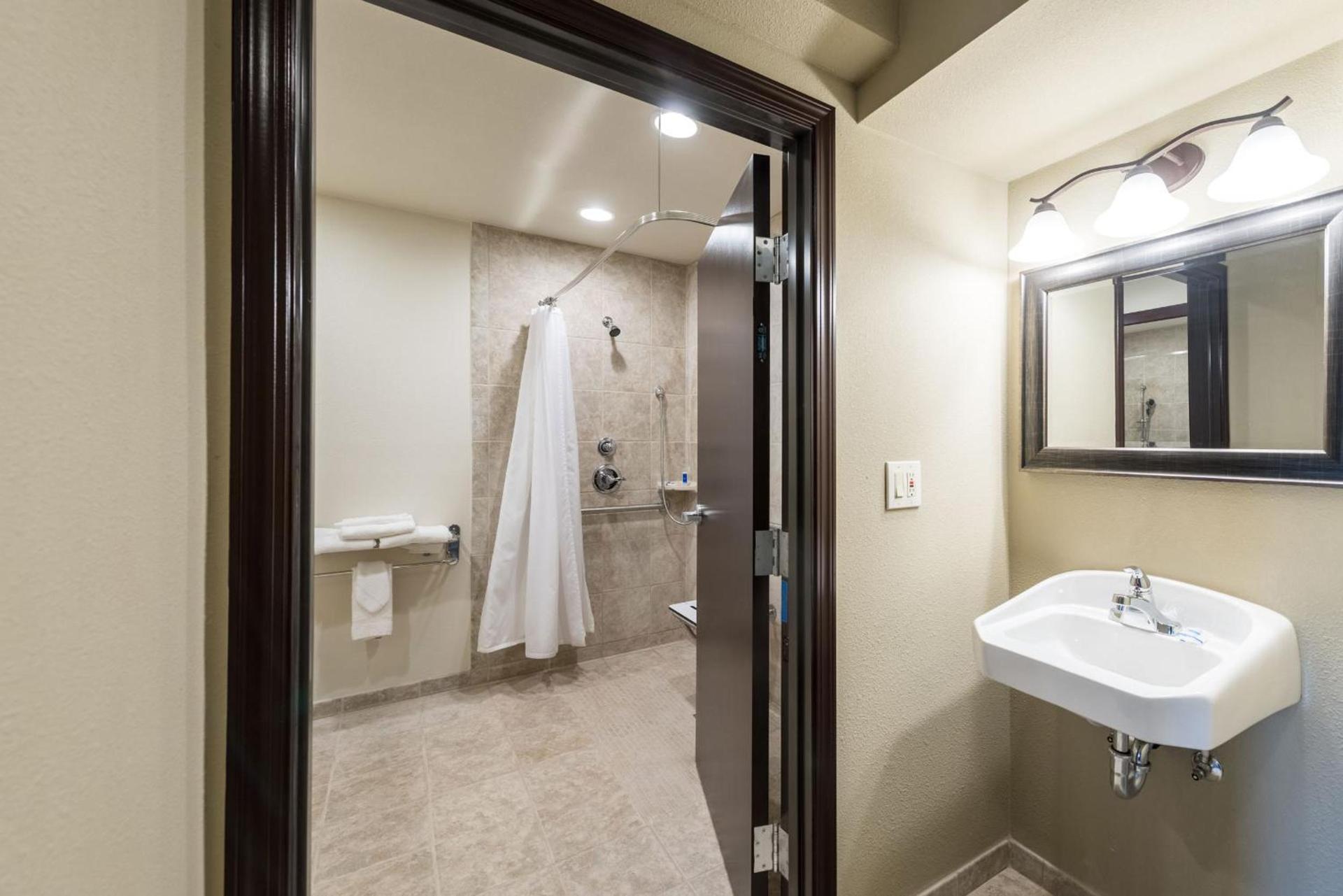 Rodeway Inn & Suites Portland - Jantzen Beach photo 38