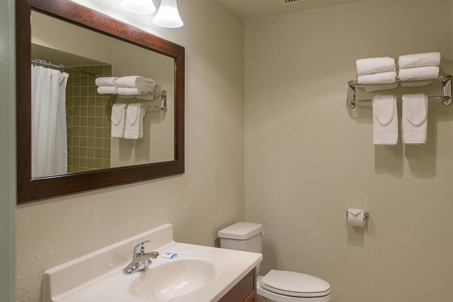 Rodeway Inn & Suites Portland - Jantzen Beach photo 35