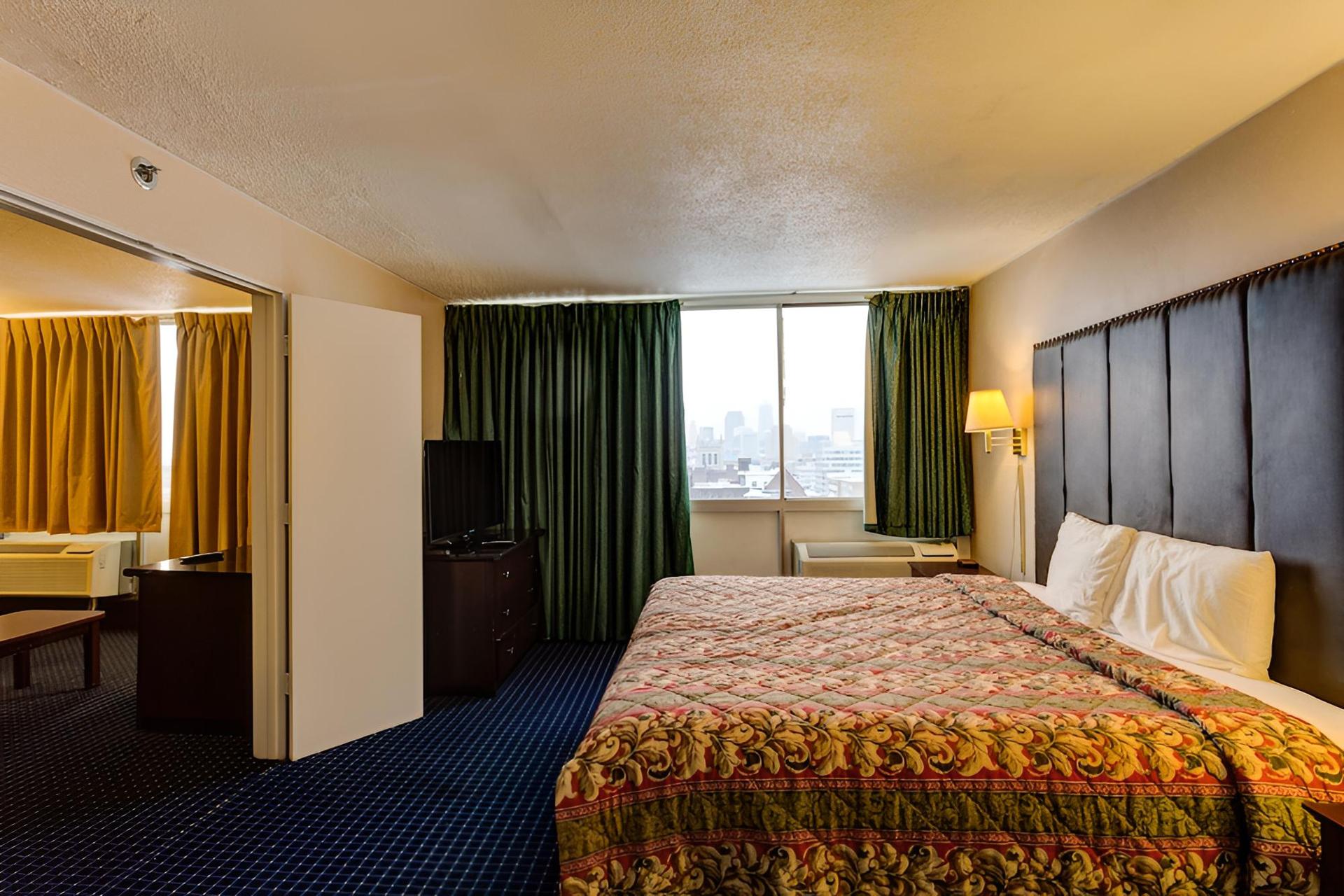 University Hotel & Suites photo 21