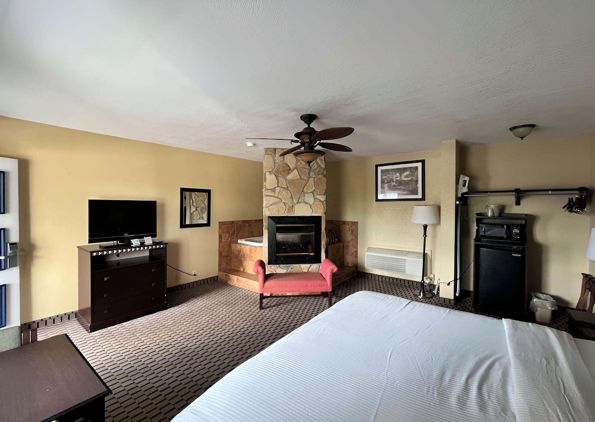Motel 6 Fairmont, WV - Downtown photo 2