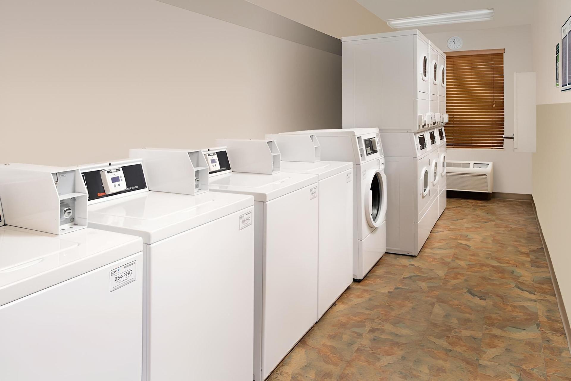 WoodSpring Suites Memphis Southeast photo 11