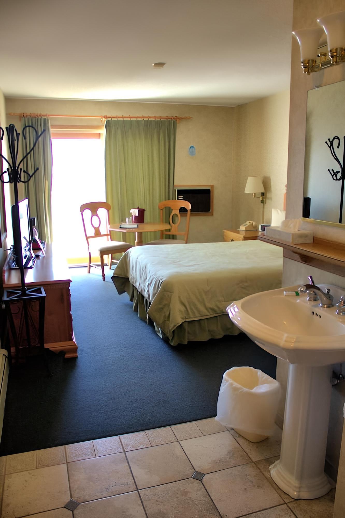 Pier Plaza Lodging photo 7