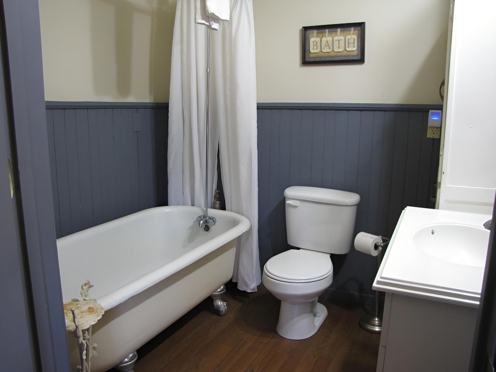 Main Street Bed & Breakfast Established in 1810 photo 15