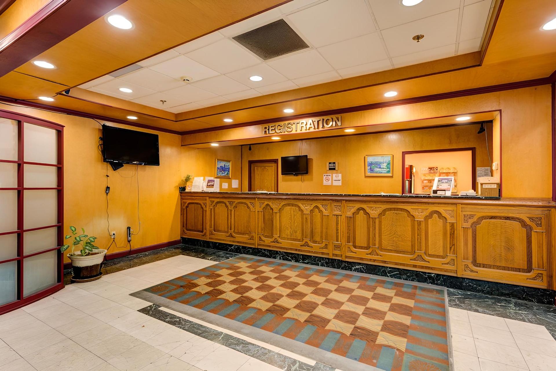 University Hotel & Suites photo 22