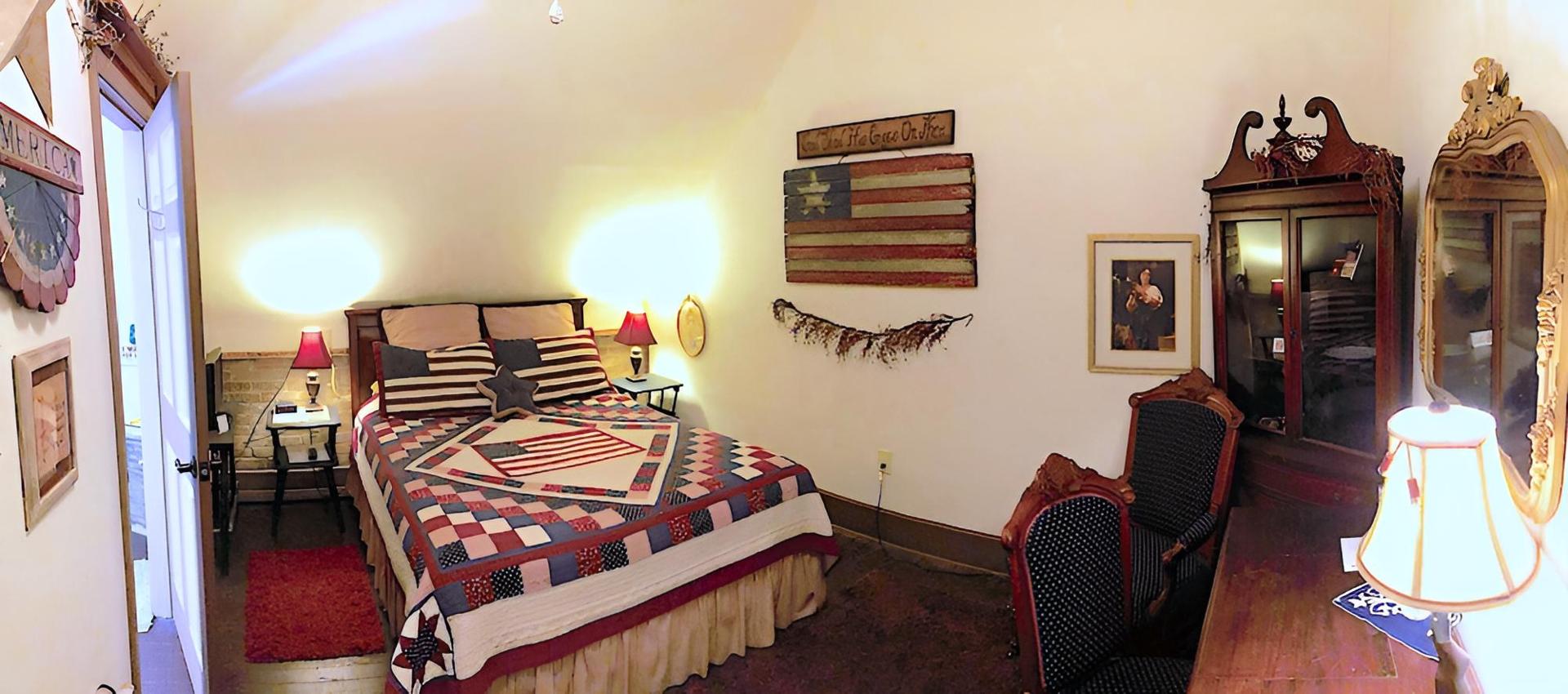 Main Street Bed & Breakfast Established in 1810 photo 8