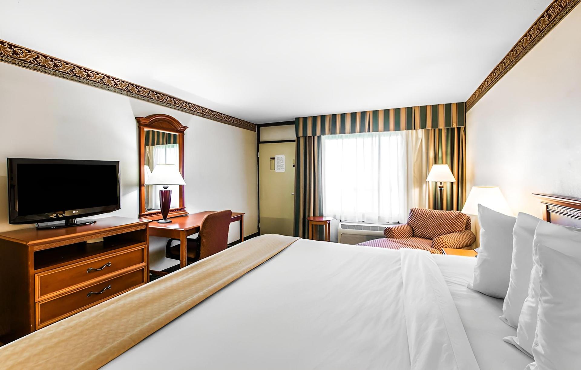 Quality Inn & Suites photo 9