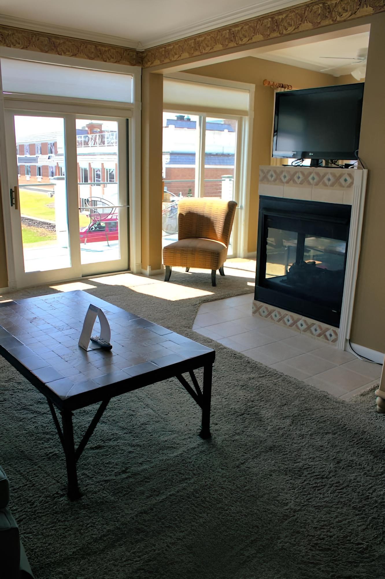Pier Plaza Lodging photo 12