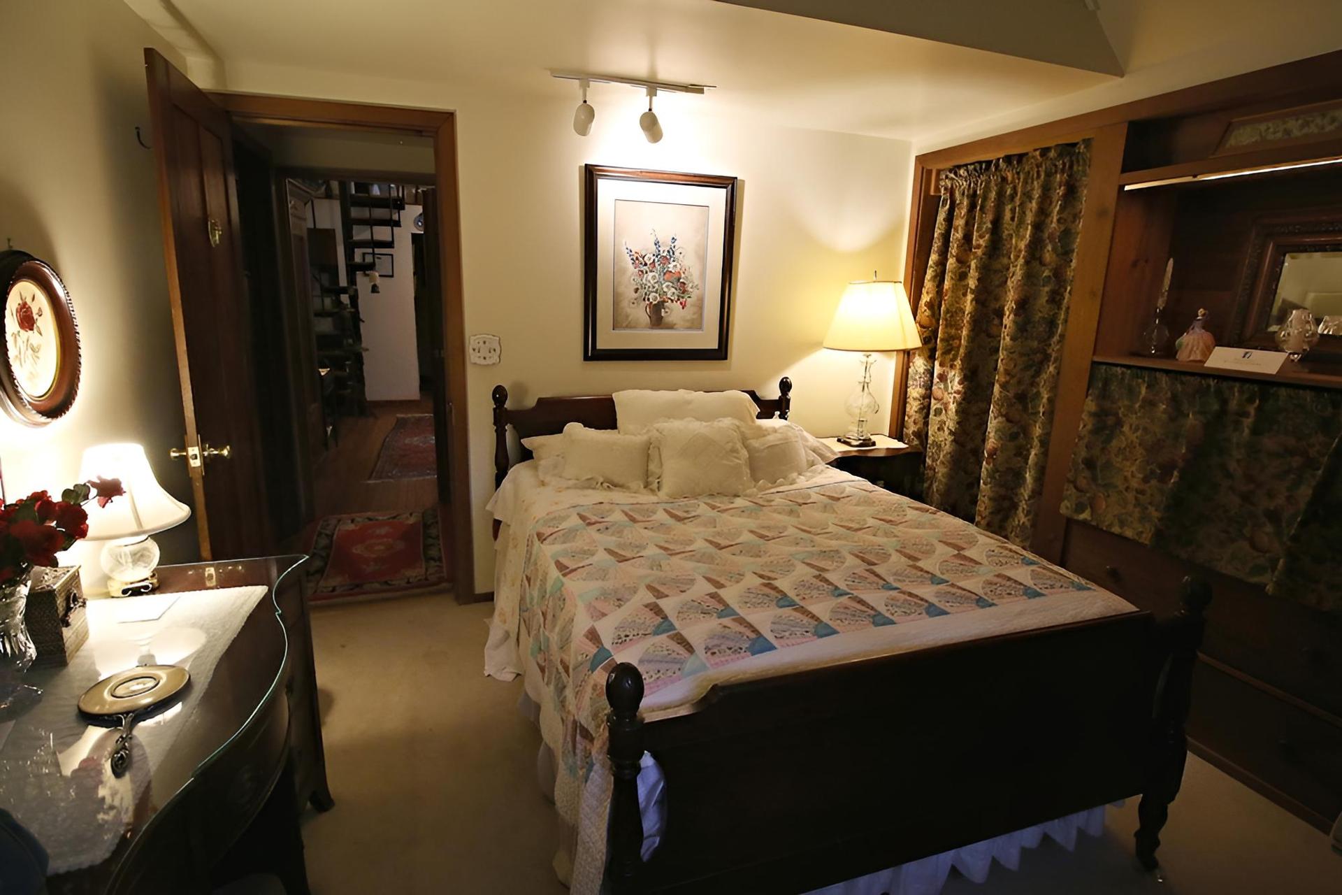 The Ebenezer House Bed & Breakfast photo 48