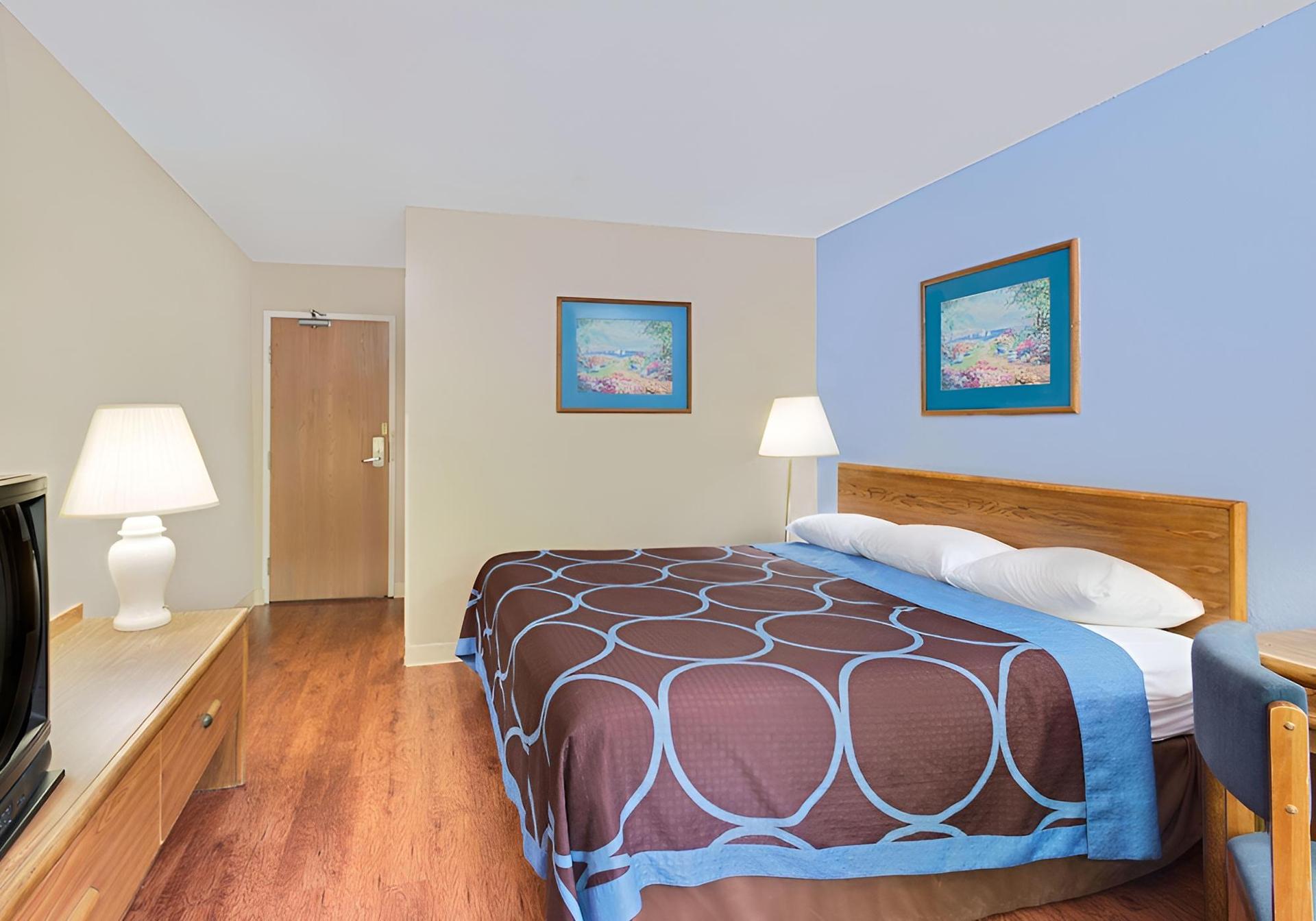 Super 8 by Wyndham Newburgh/West Point Near Stewart Airport photo 6