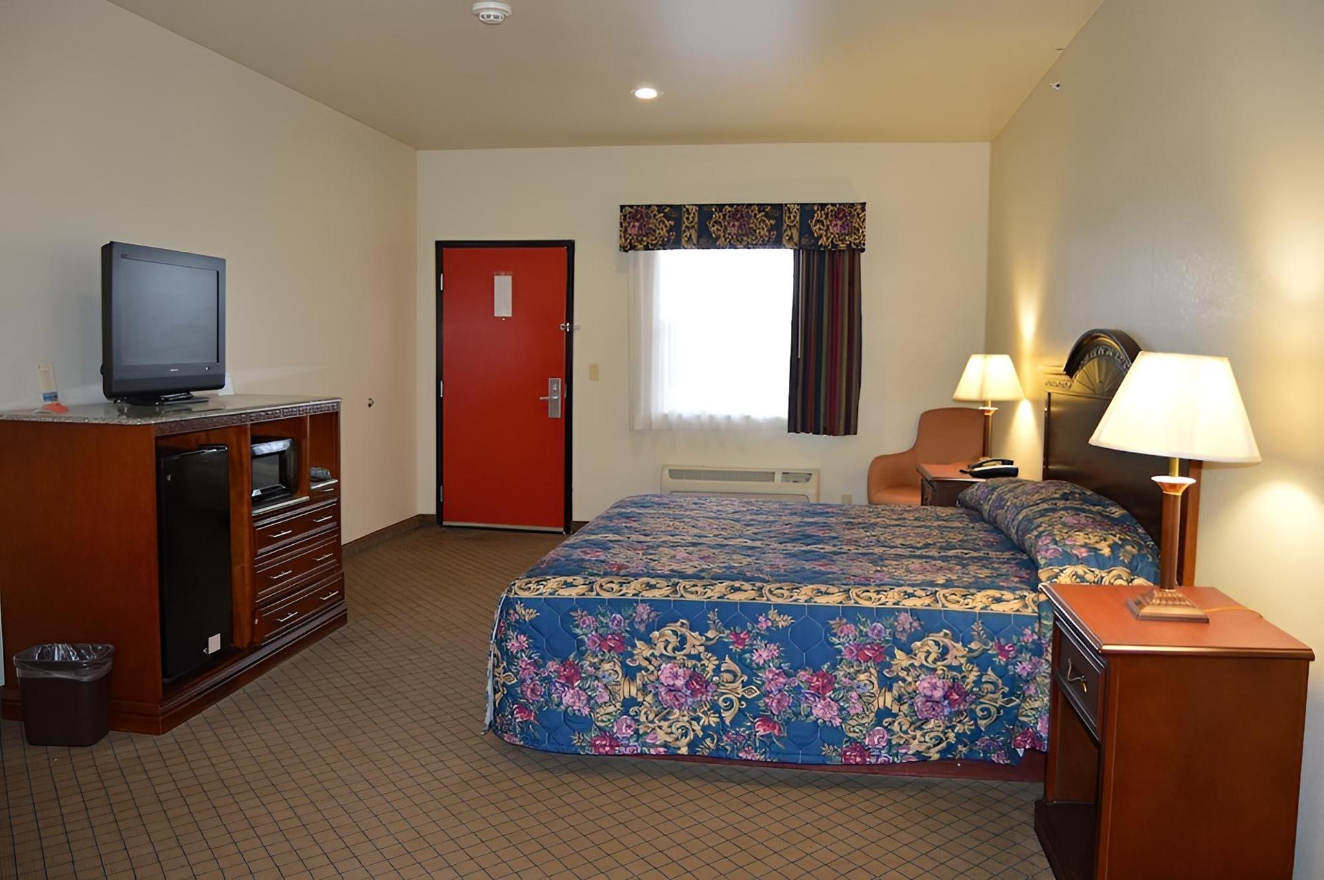 Super 8 by Wyndham Kiowa photo 13