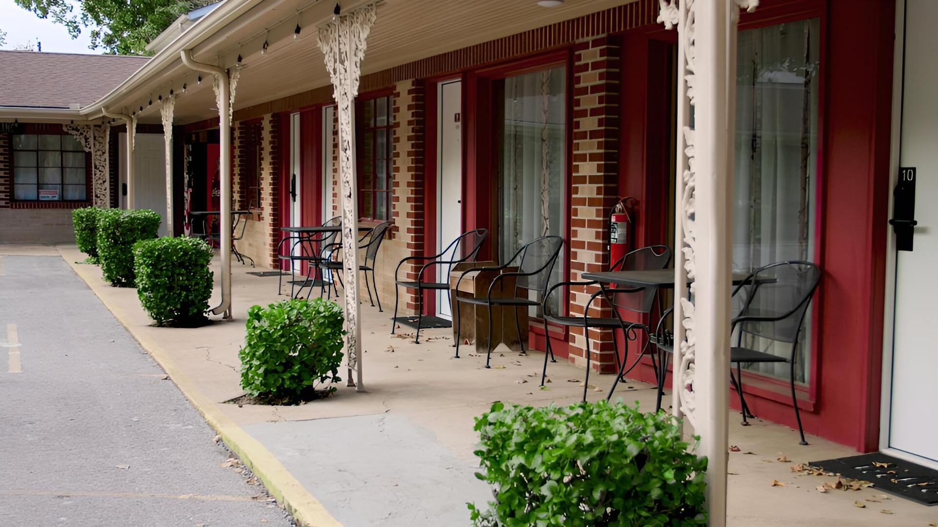 Arthur Murray's Motel photo 20