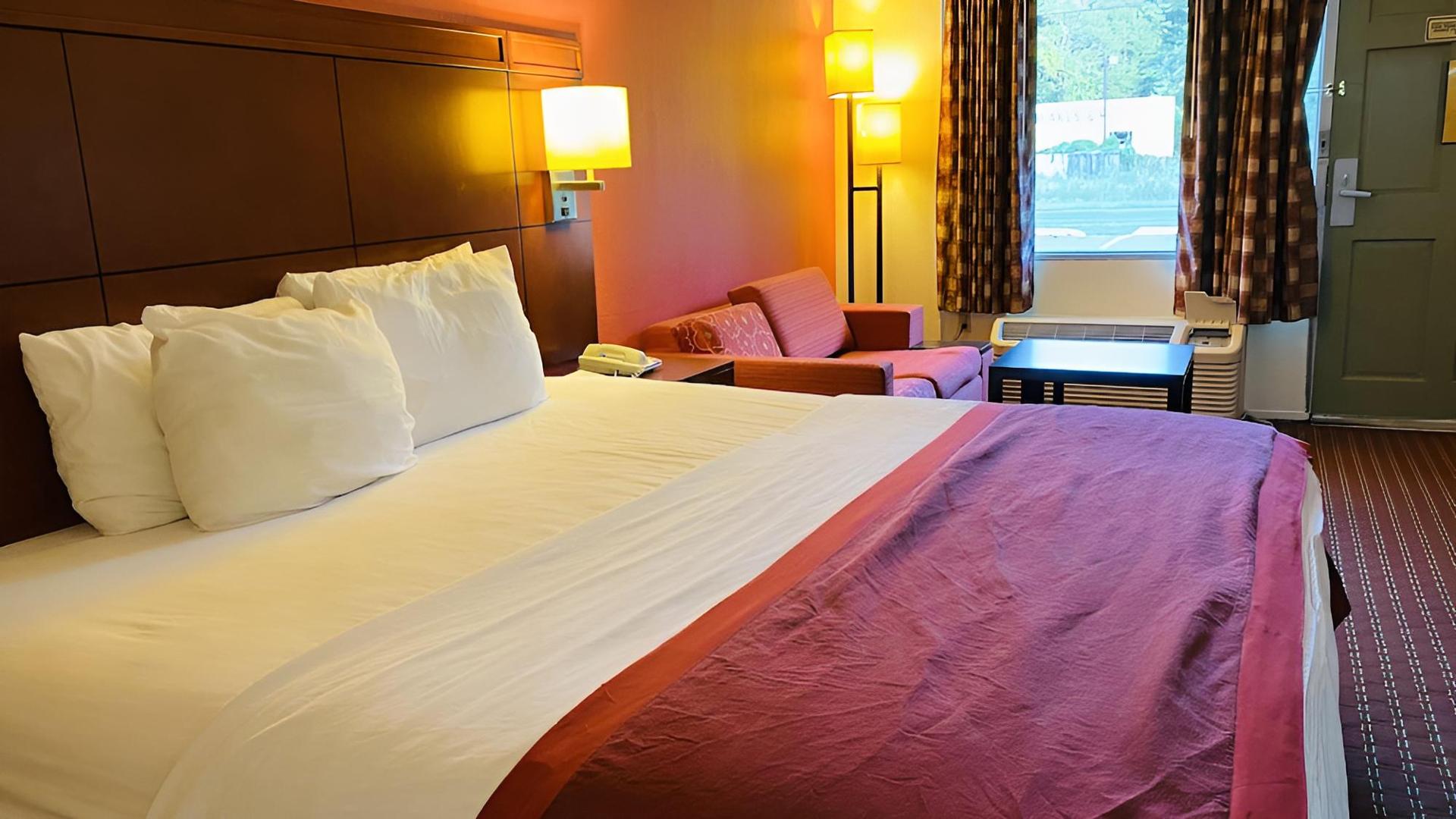Ramada by Wyndham Walterboro photo 58