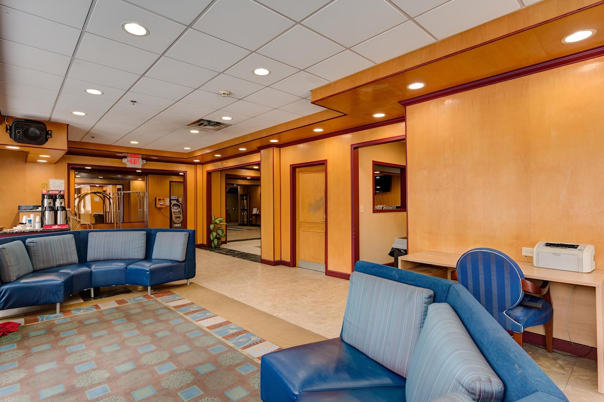 University Hotel & Suites photo 8