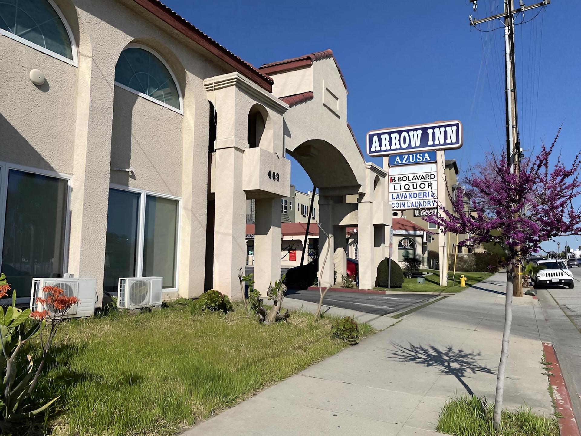 Howard Johnson by Wyndham Azusa photo 9
