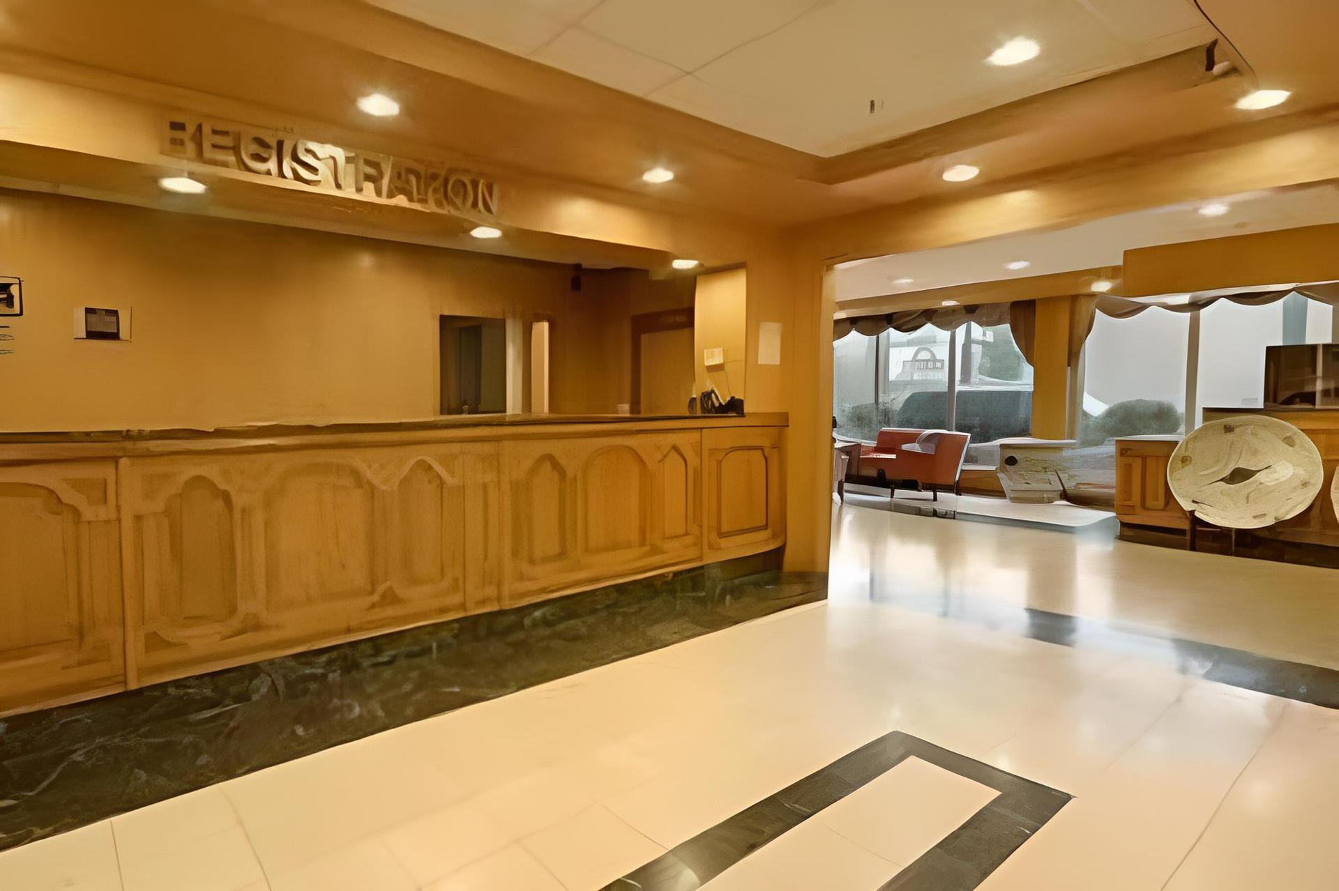 University Hotel & Suites photo 16