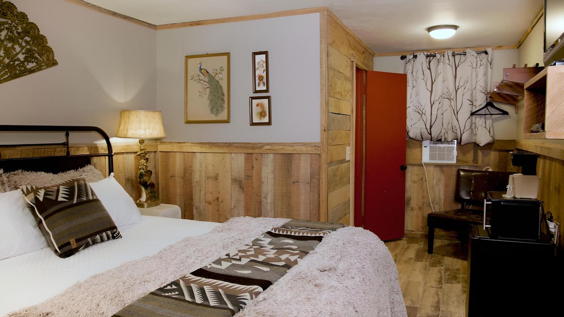 Arthur Murray's Motel photo 67