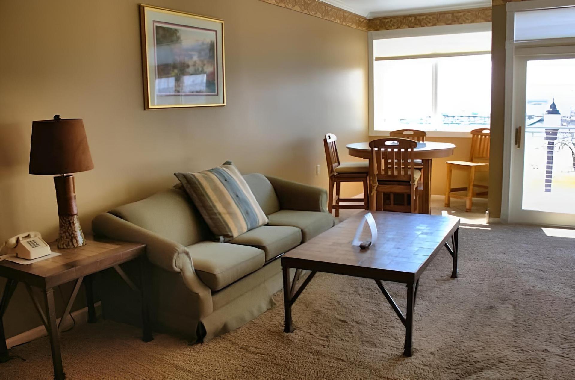 Pier Plaza Lodging photo 9