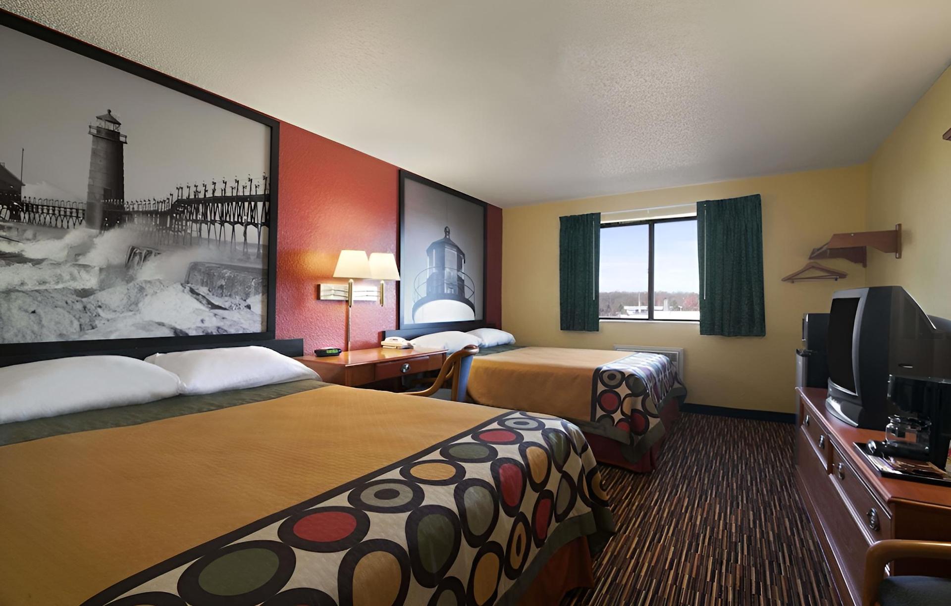 Super 8 by Wyndham Kalamazoo photo 5