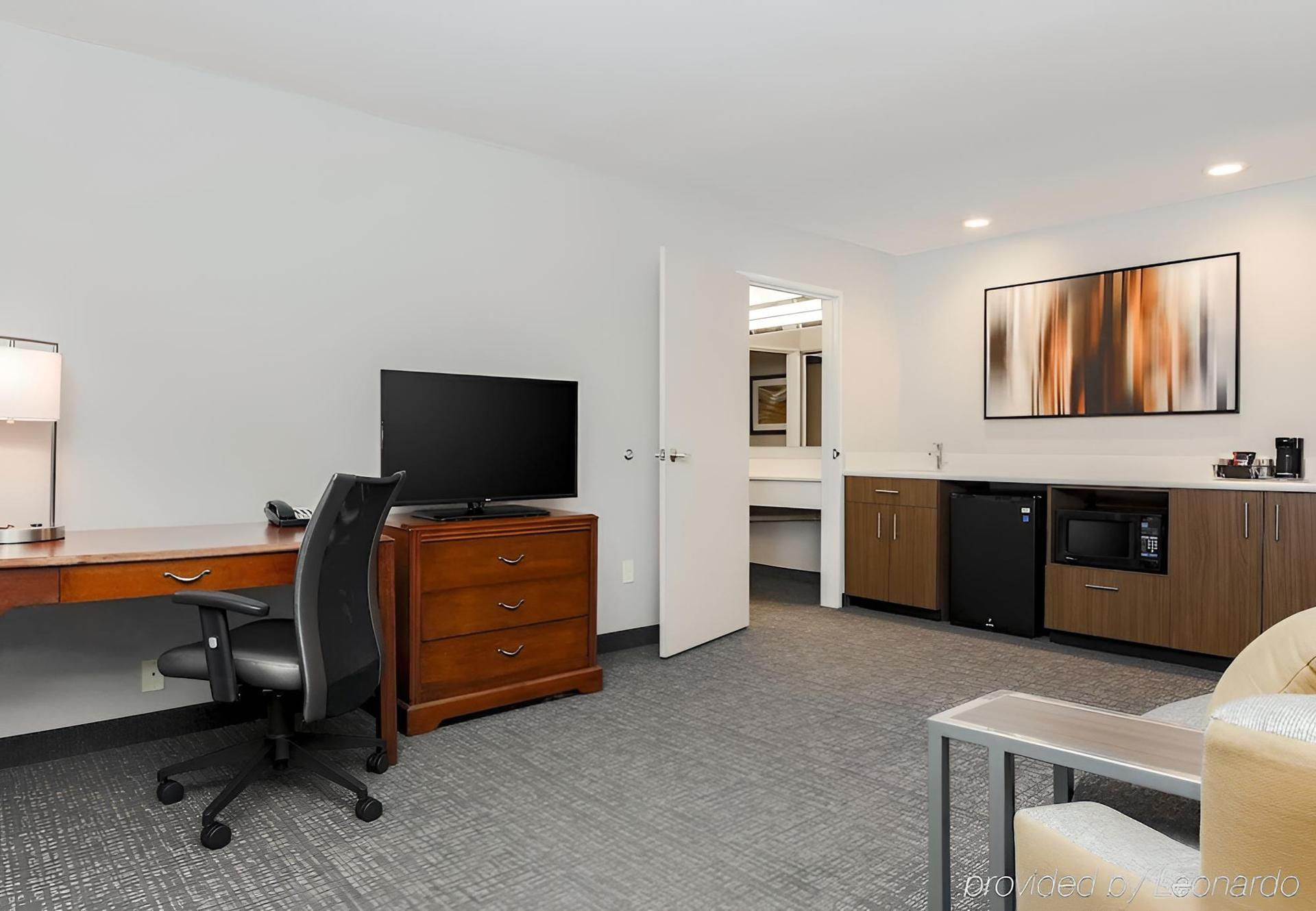Radisson Hotel Houston Intercontinental Airport North photo 13
