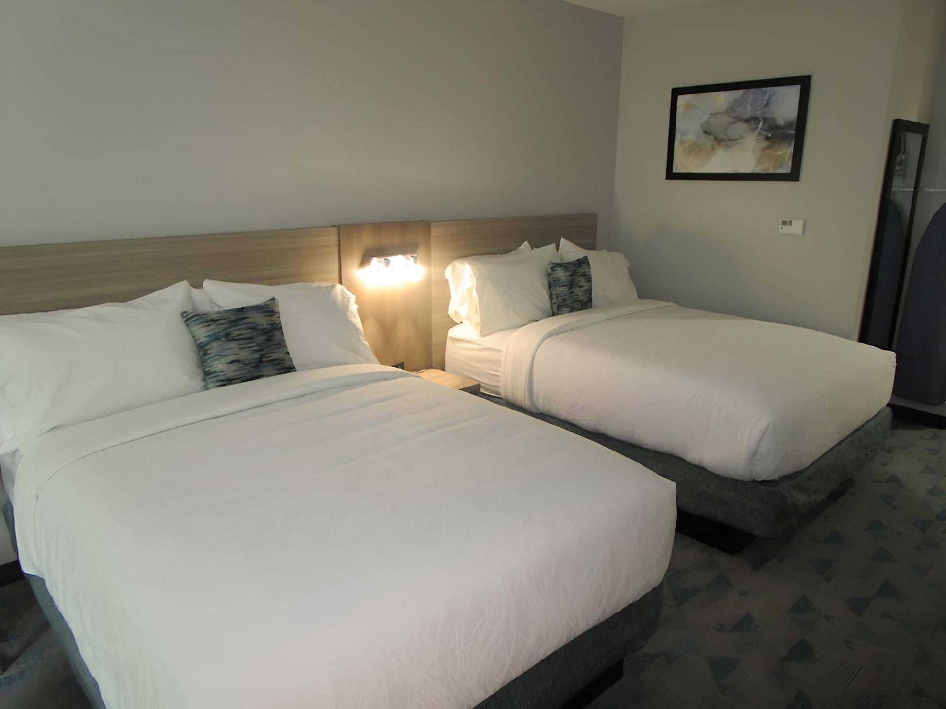 Best Western Plus Bonham photo 13