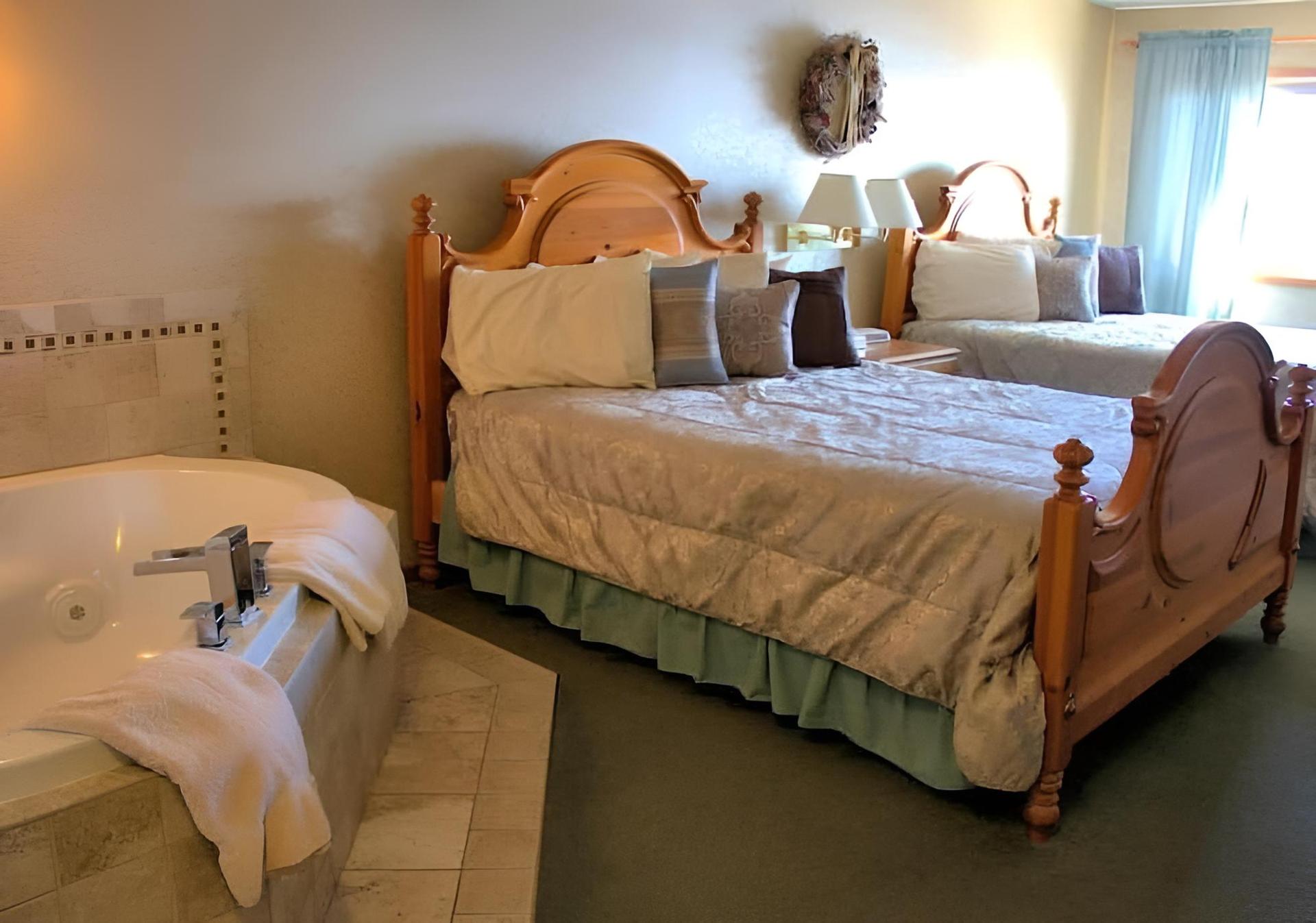 Pier Plaza Lodging photo 24
