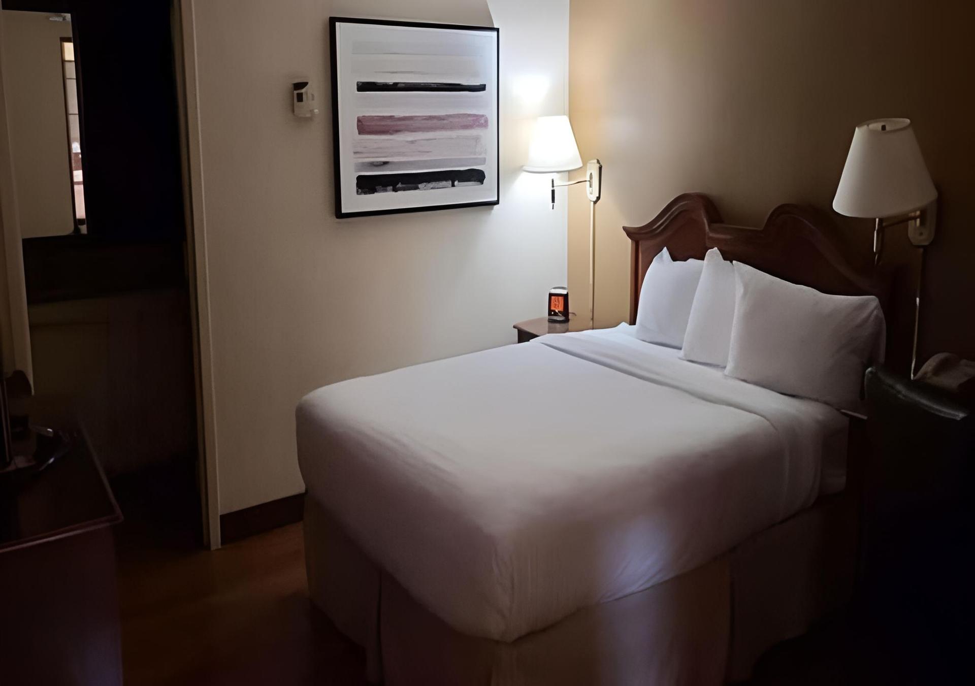 Auburn Place Hotel And Suites photo 16