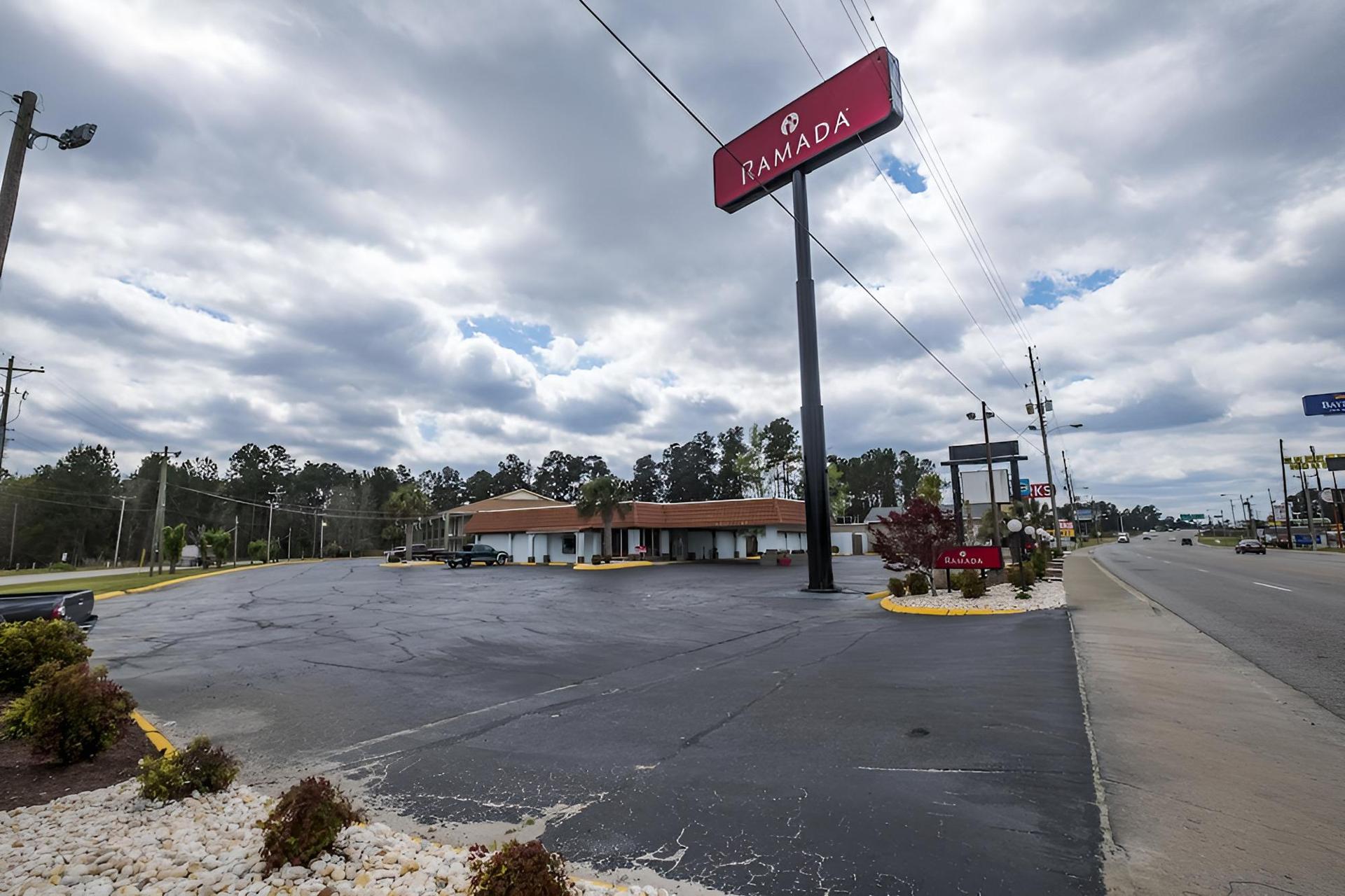 Ramada by Wyndham Walterboro photo 38