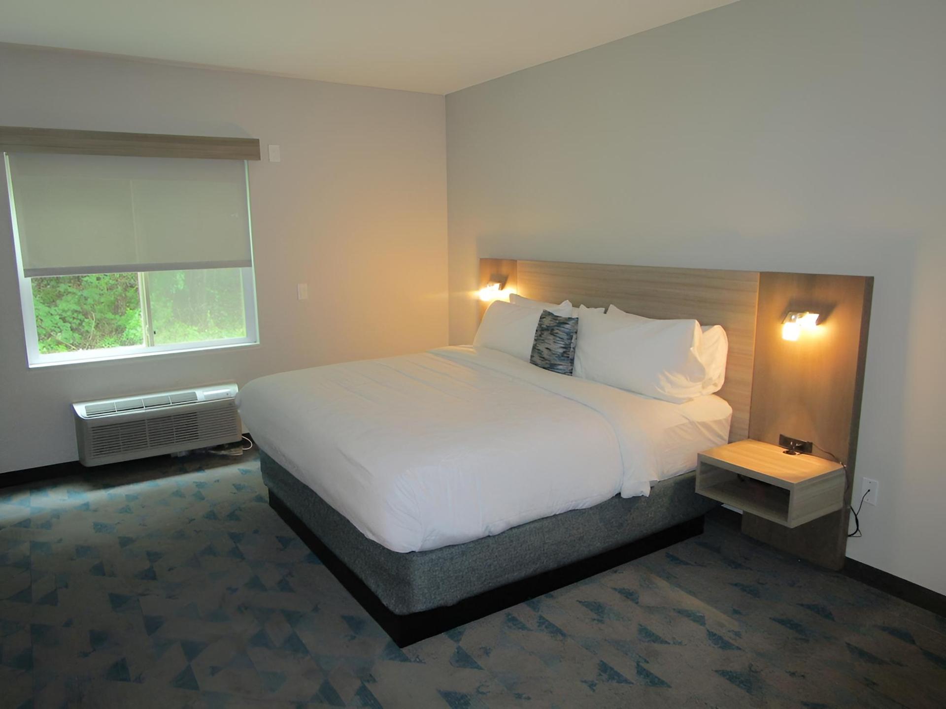 Best Western Plus Bonham photo 6