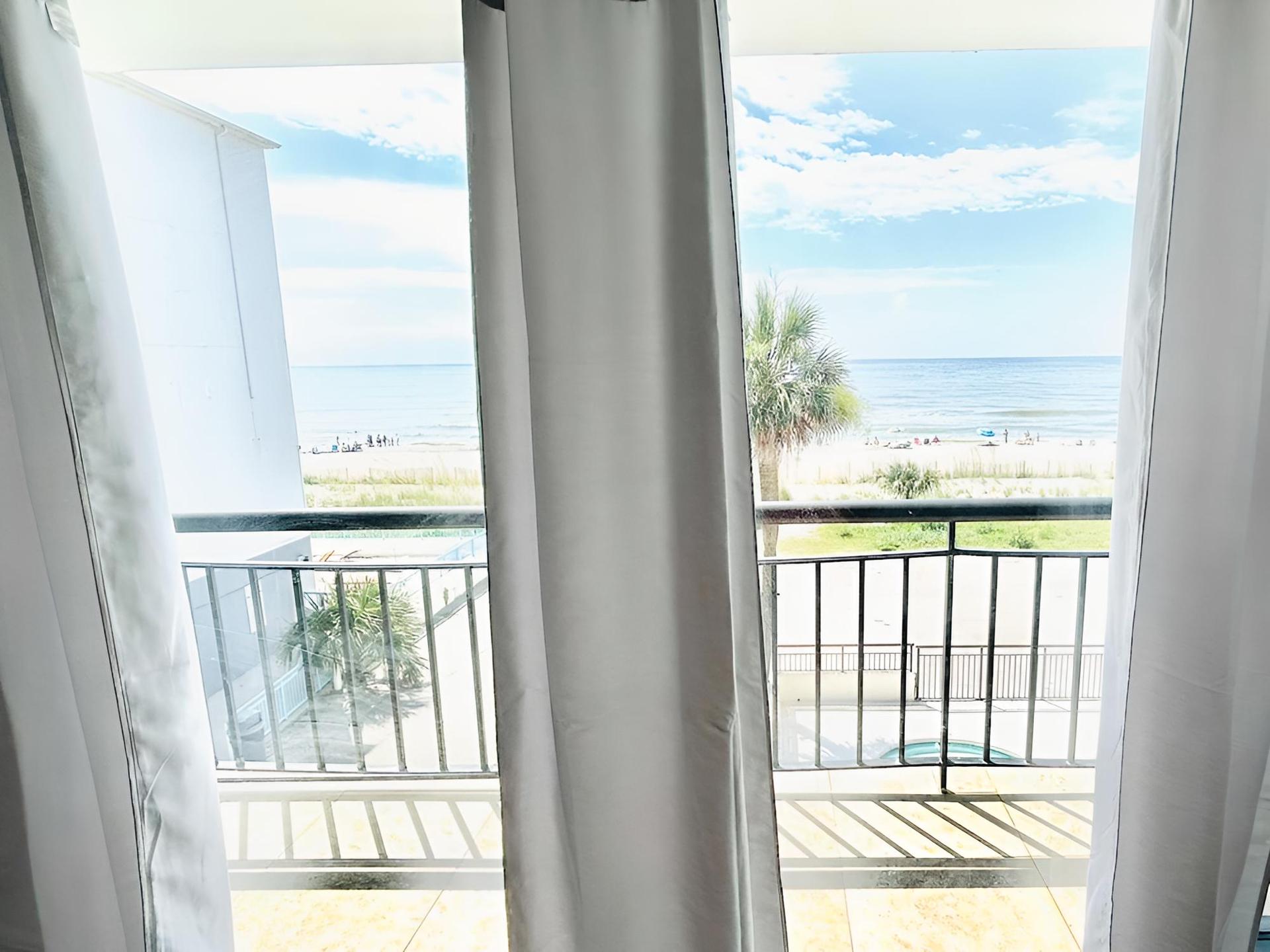 Summerwind Oceanfront Hotel photo 9