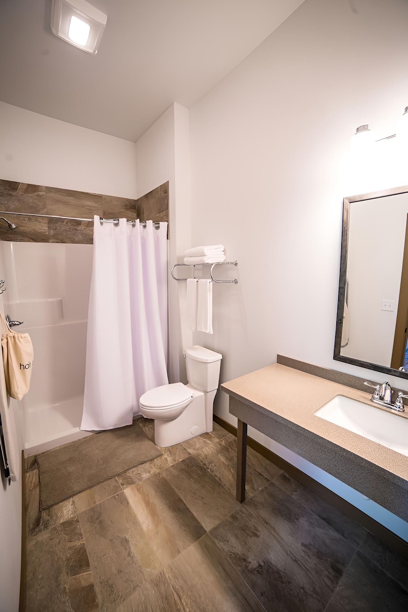 Okoboji Commons Hotel photo 13