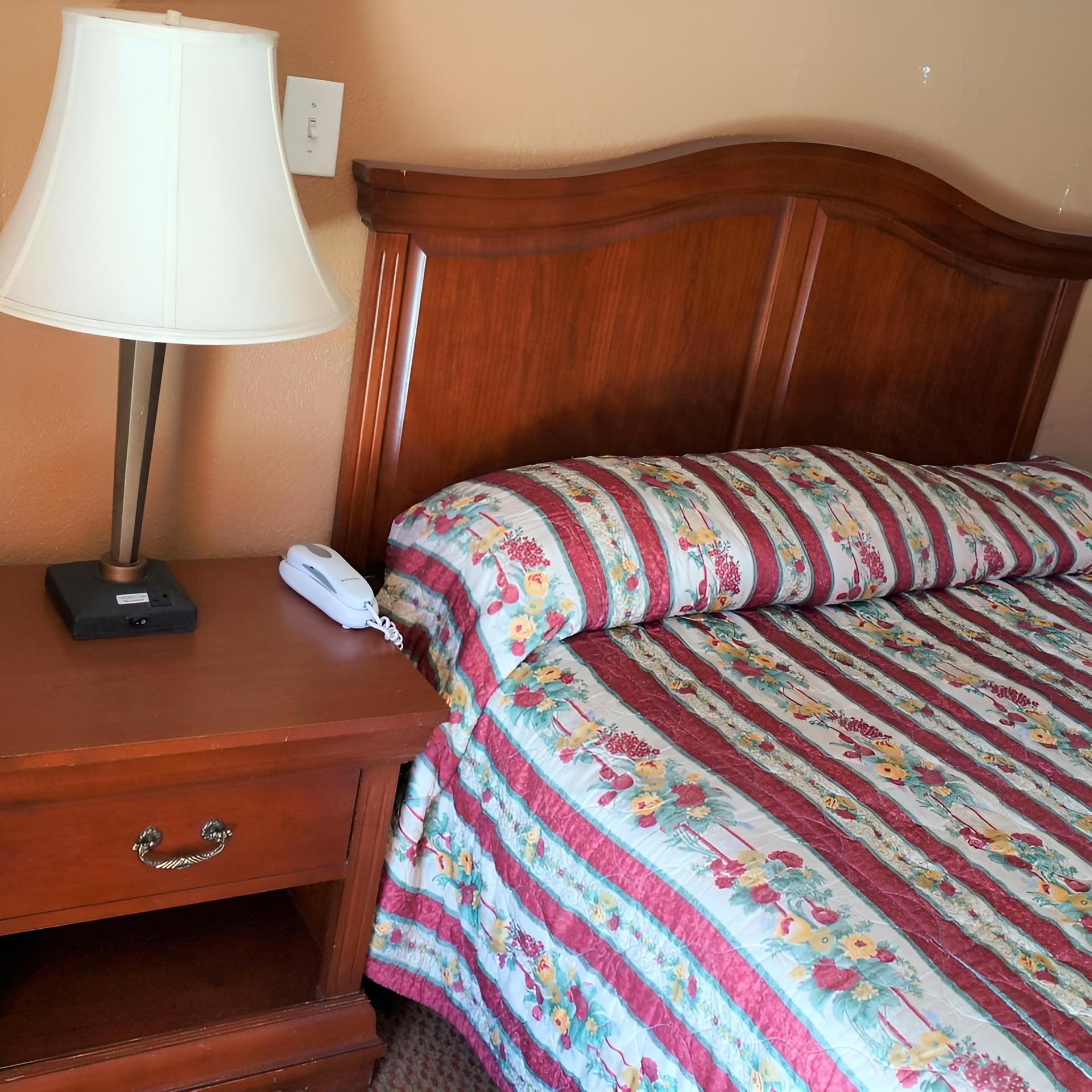 White Mountain Motel photo 41