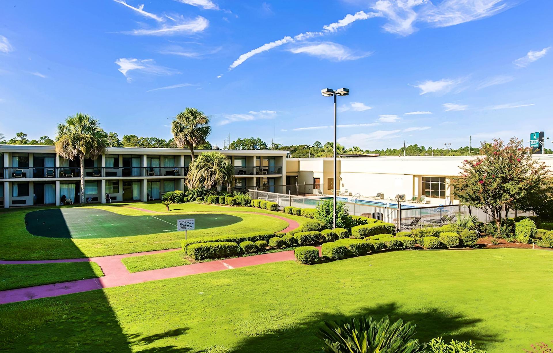 Quality Inn & Suites photo 24
