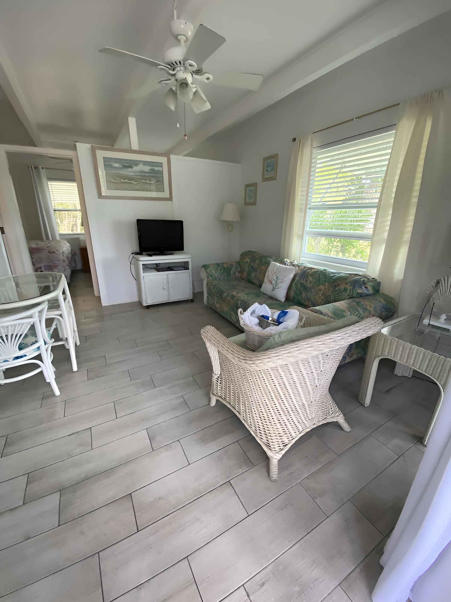 Tropical Winds Motel & Cottages photo 18