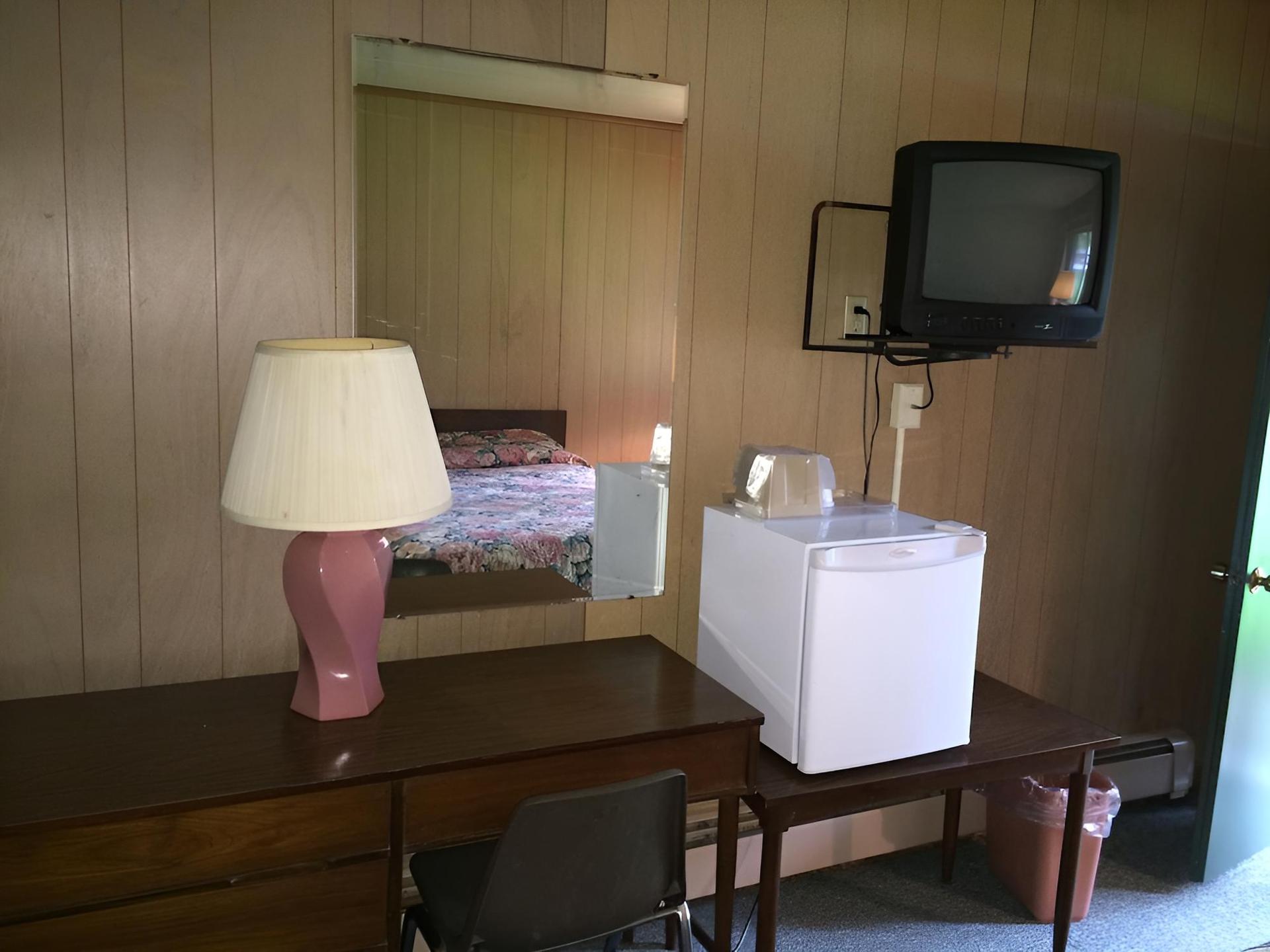 Maples Motel photo 2