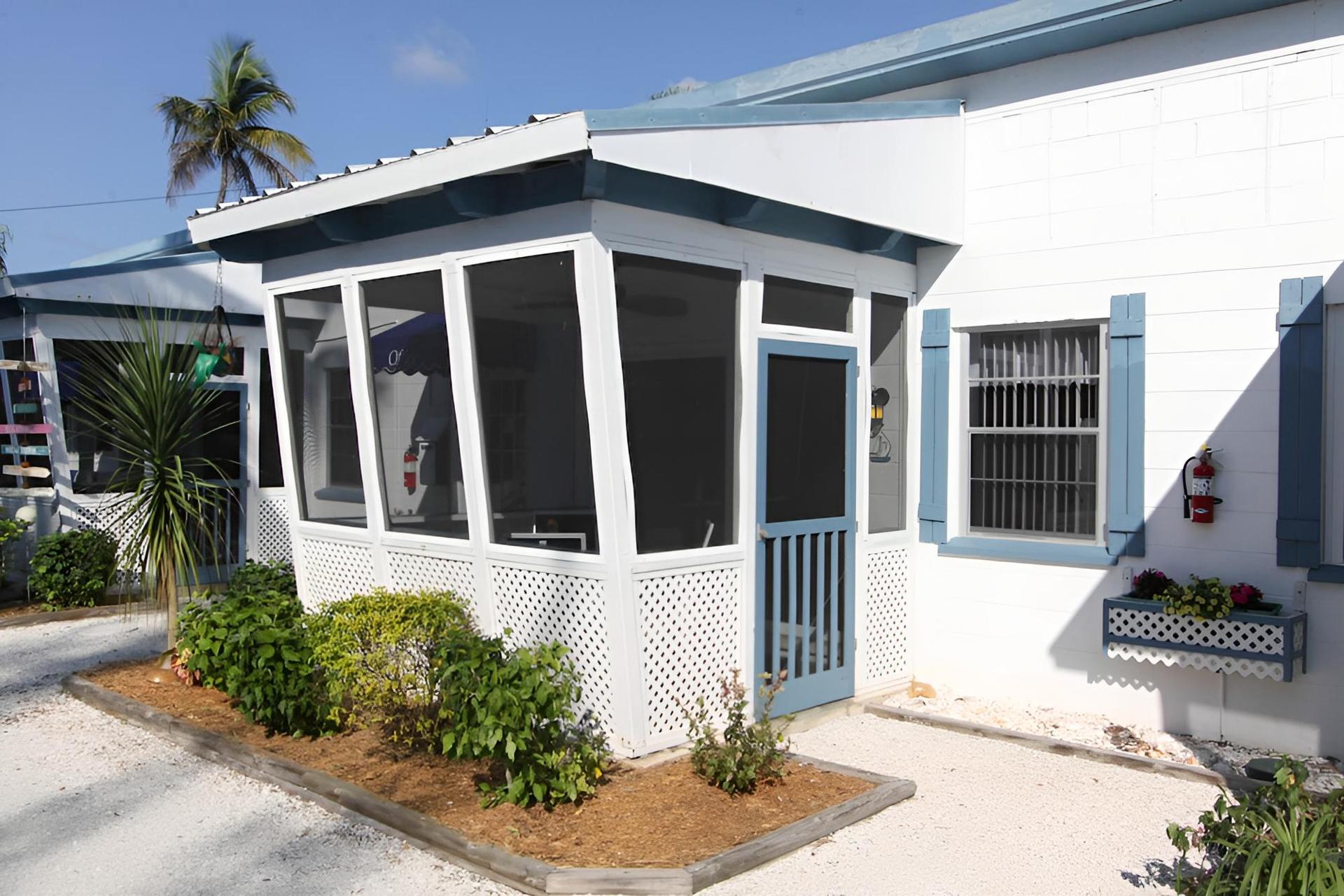 Tropical Winds Motel & Cottages photo 35